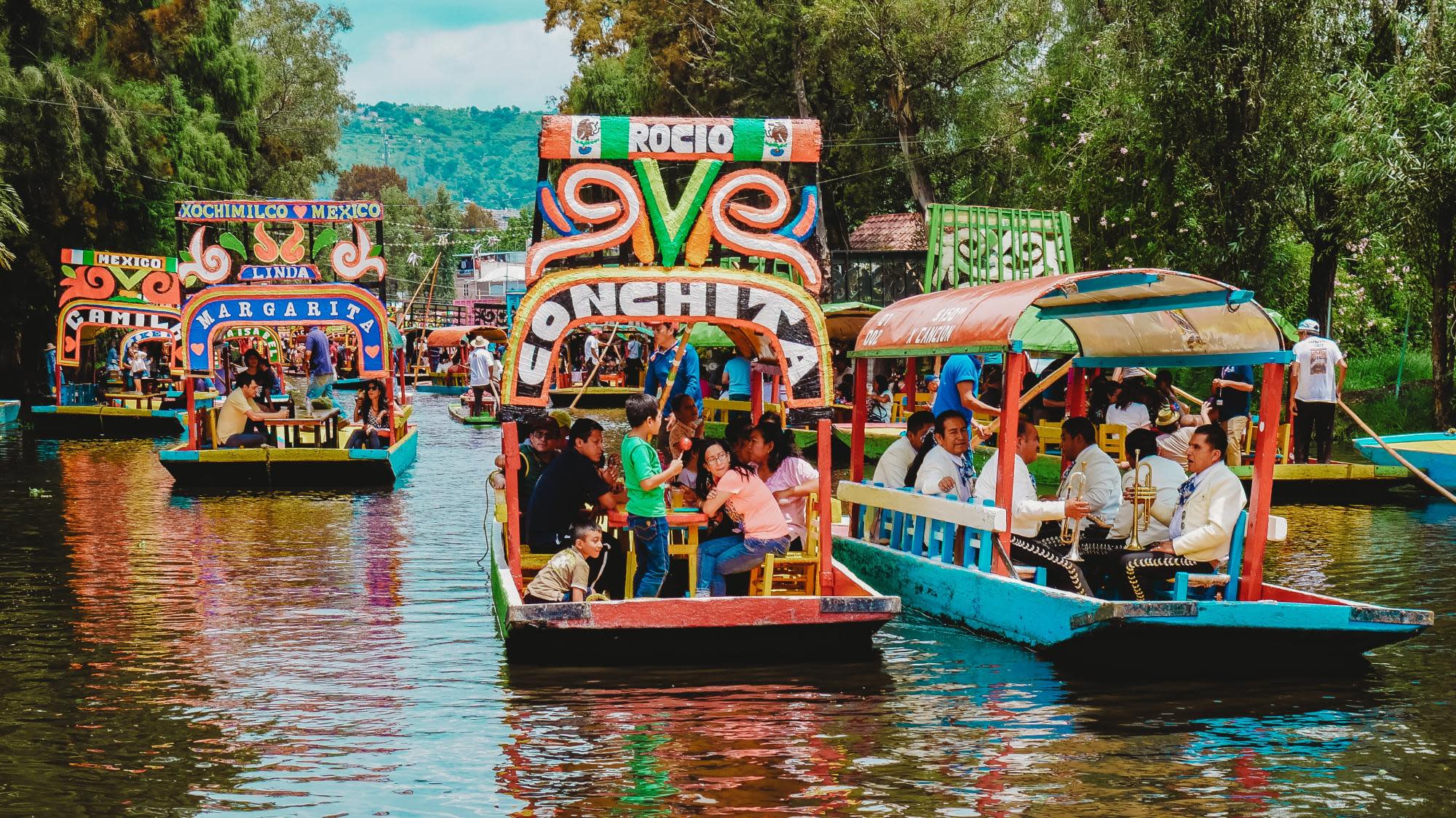 the-10-most-exciting-day-trips-from-mexico-city-xochimilco