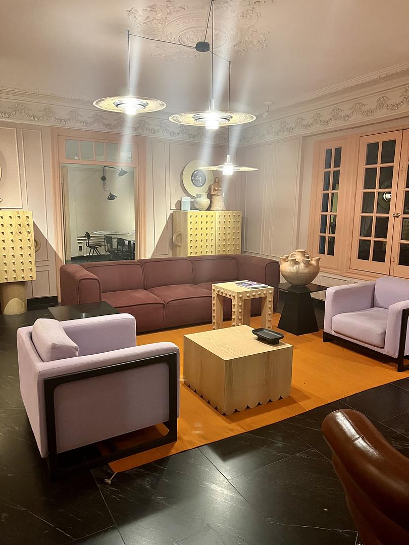 Cozy living room, a perfect getaway!