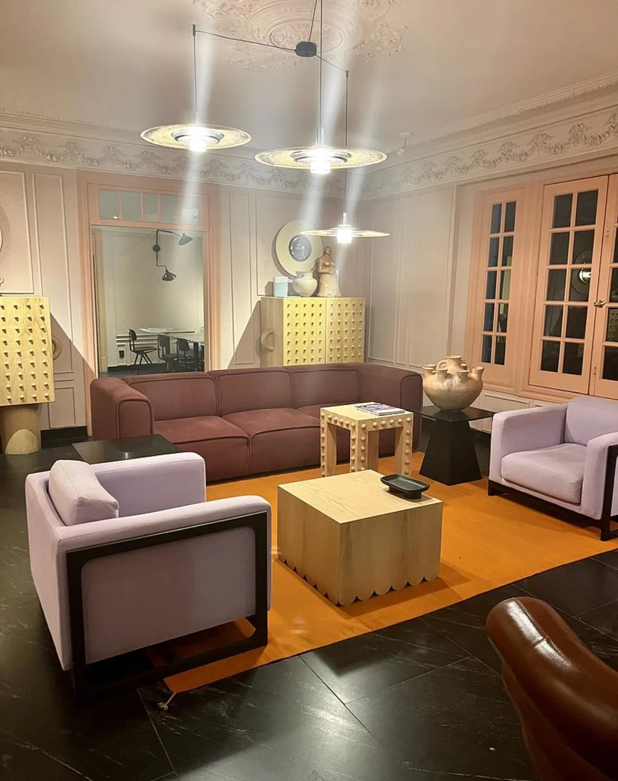 Cozy living room, a perfect getaway!