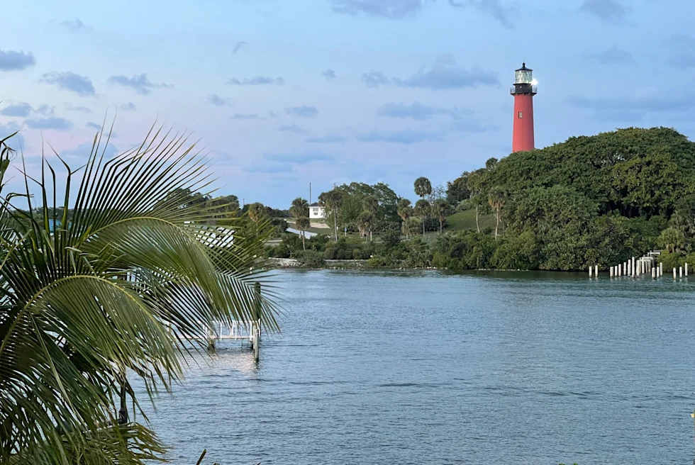 lighthouse front water view
