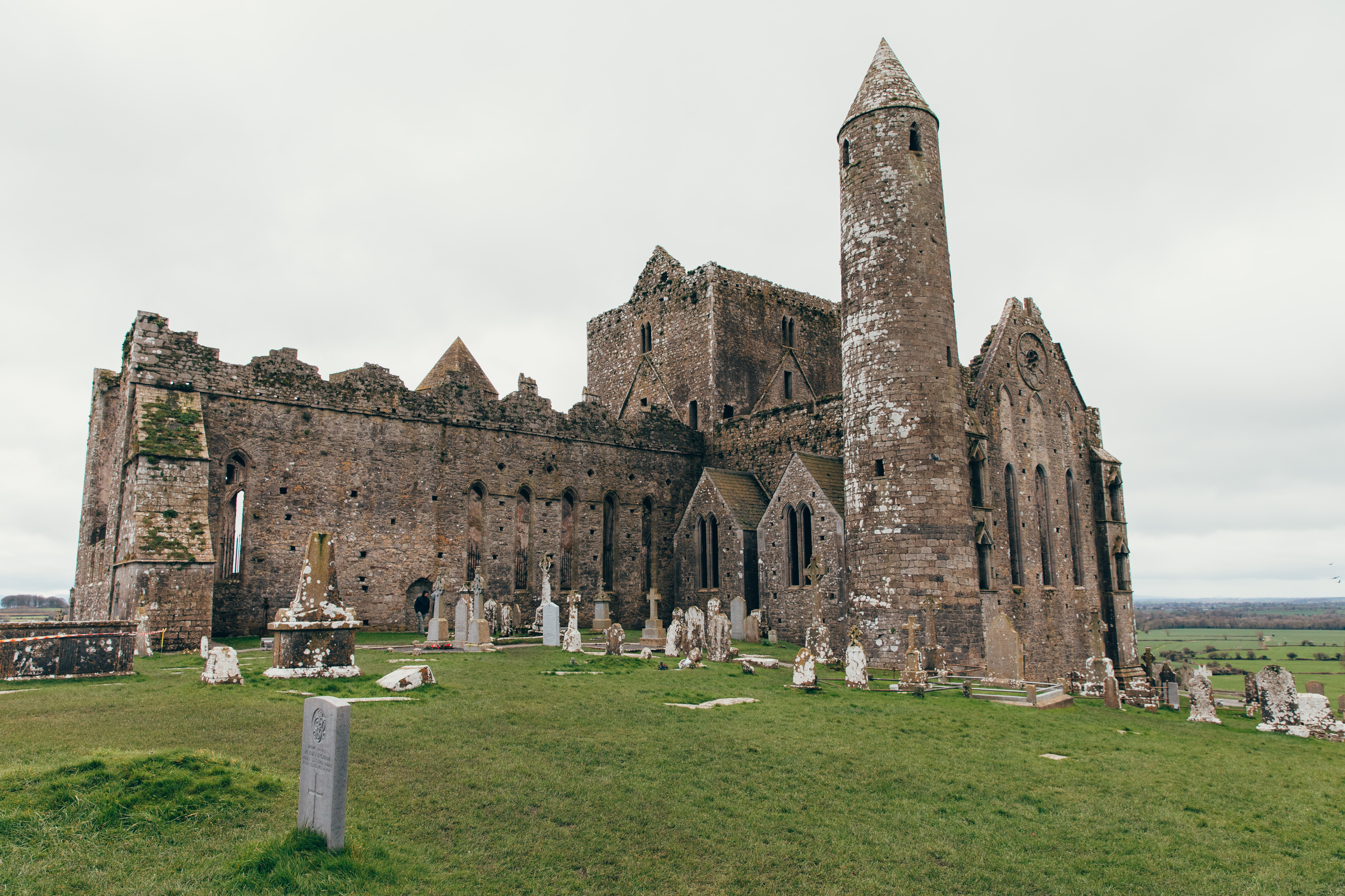 old-castle-ireland-travel-guide