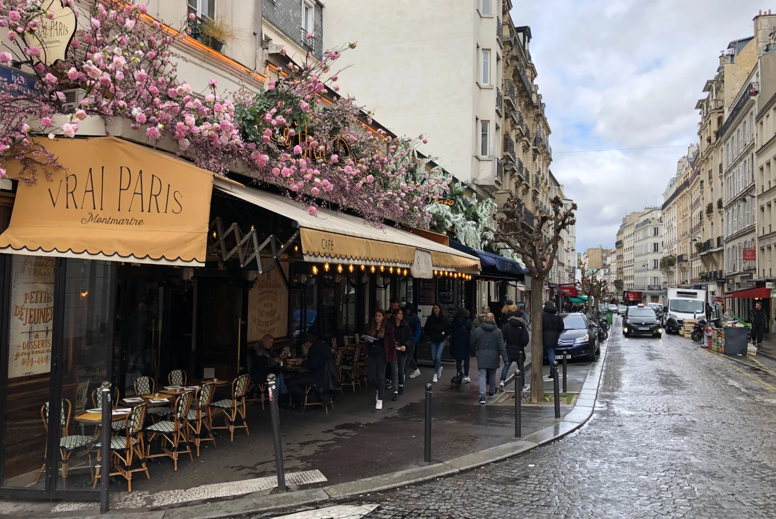 Parisian street. 