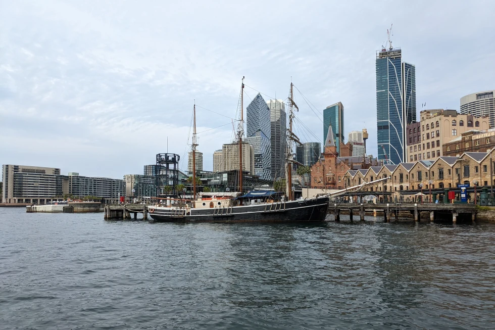 Sydney Harbourfront is a dazzling and iconic waterfront area in Sydney, Australia.