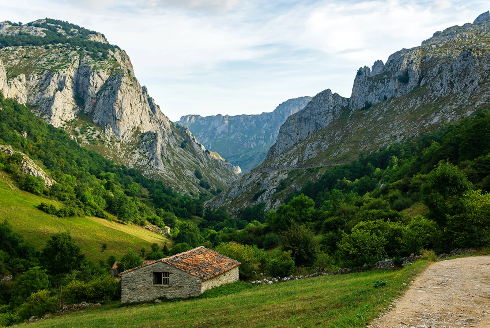 The Perfect 7-Day Itinerary for Asturias, Spain - Day 6: Rafting and trekking Covadonga Lakes