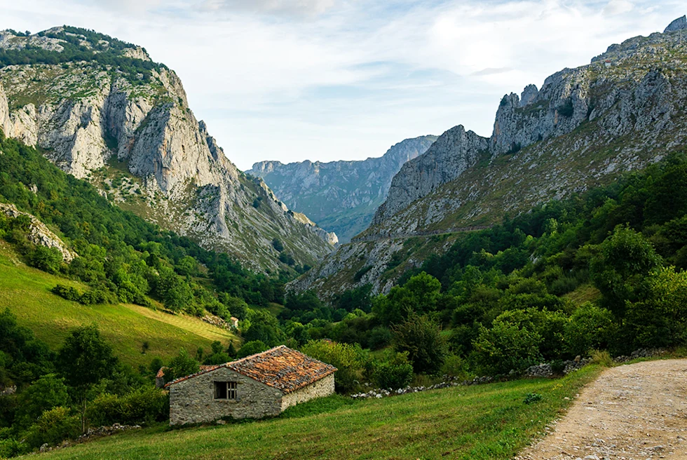 The Perfect 7-Day Itinerary for Asturias, Spain - Day 6: Rafting and trekking Covadonga Lakes