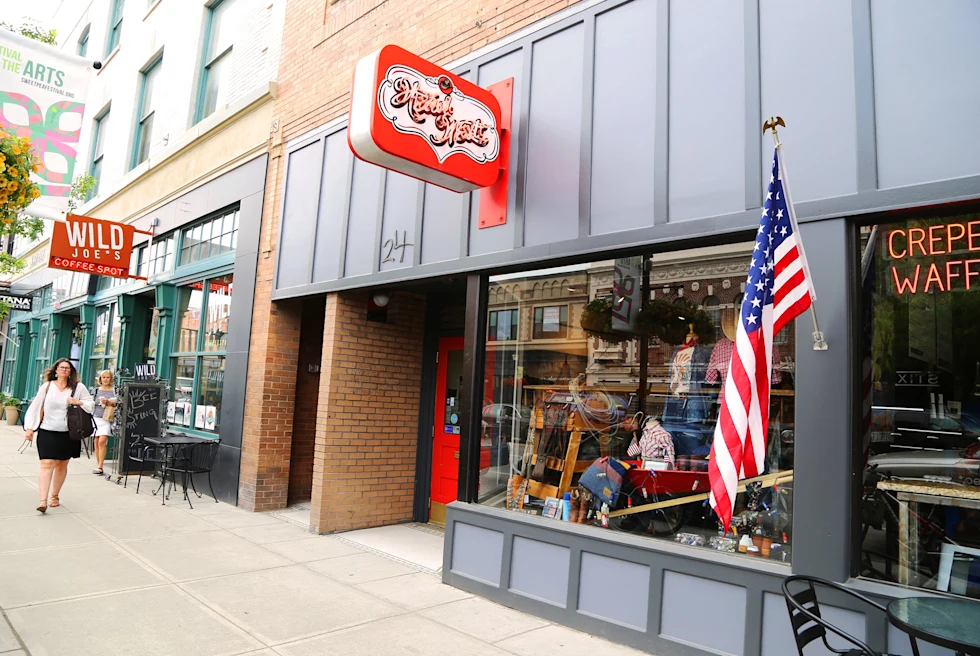 Discover Downtown Bozeman including fine dining restaurants, art galleries and unique retail shops.