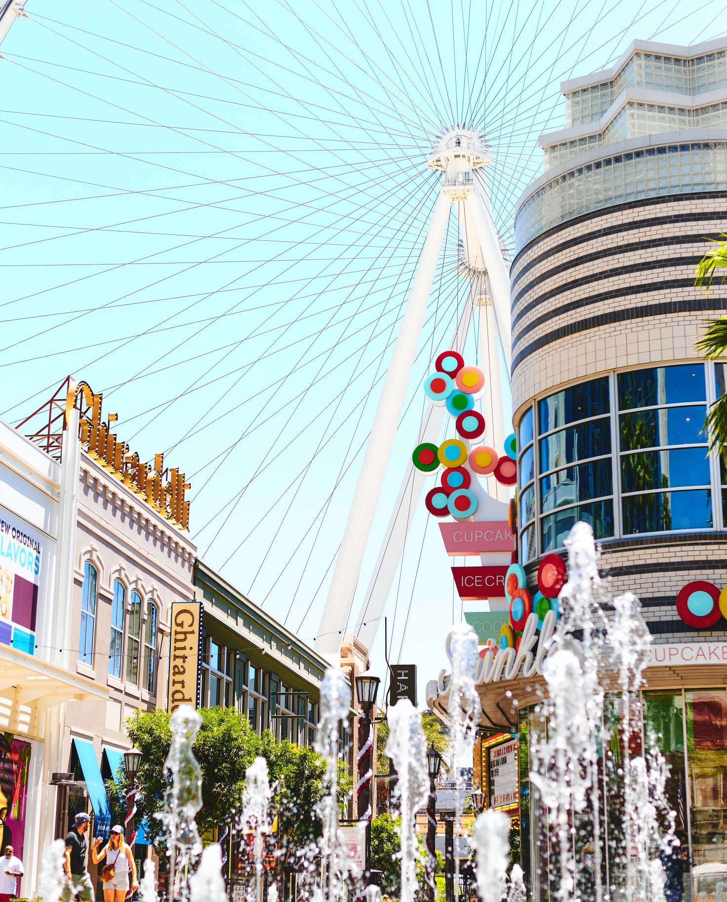 The Las Vegas carousel and fountain during daytime. 