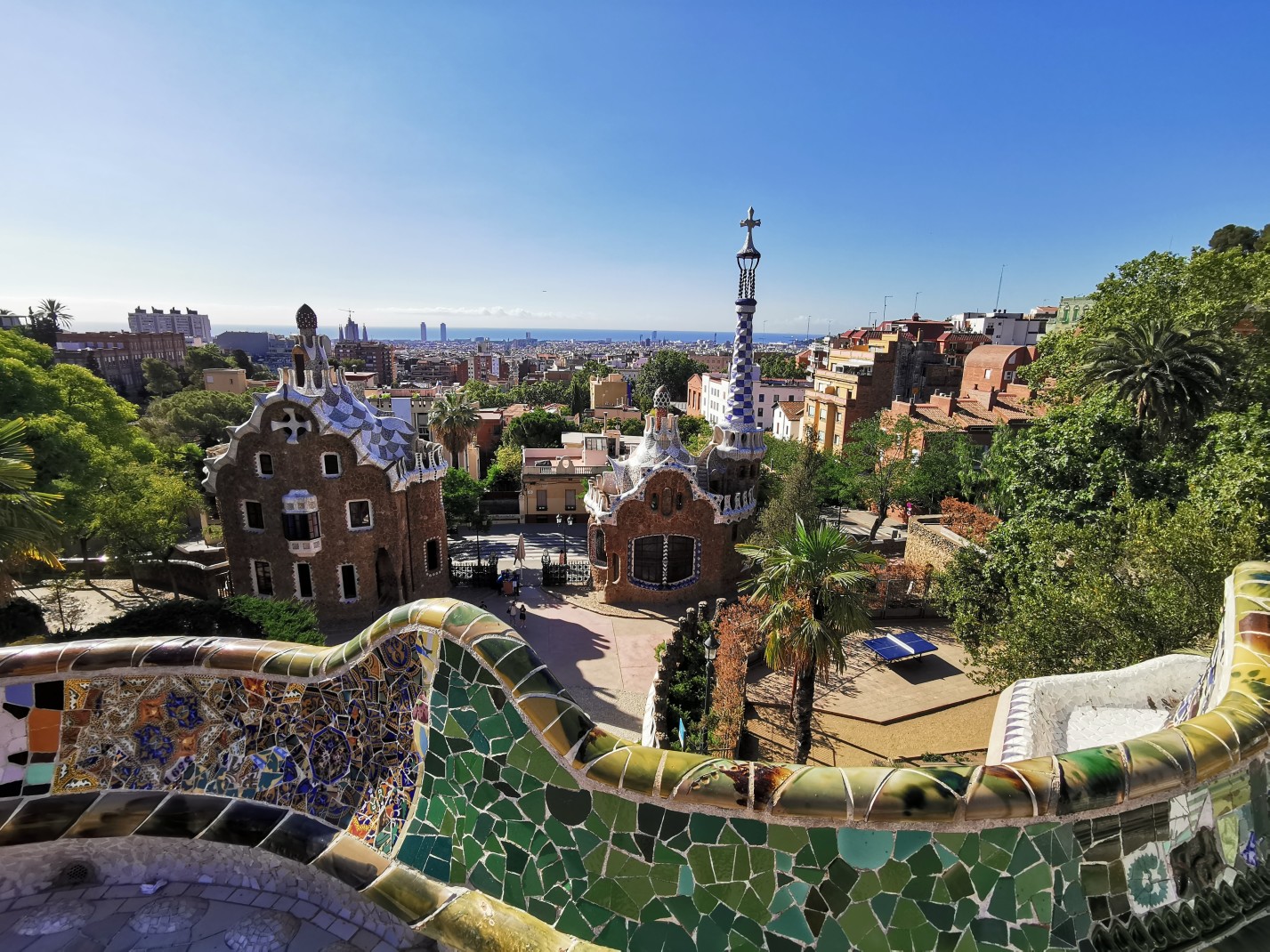 Barcelona travel guide. Gaudi. 