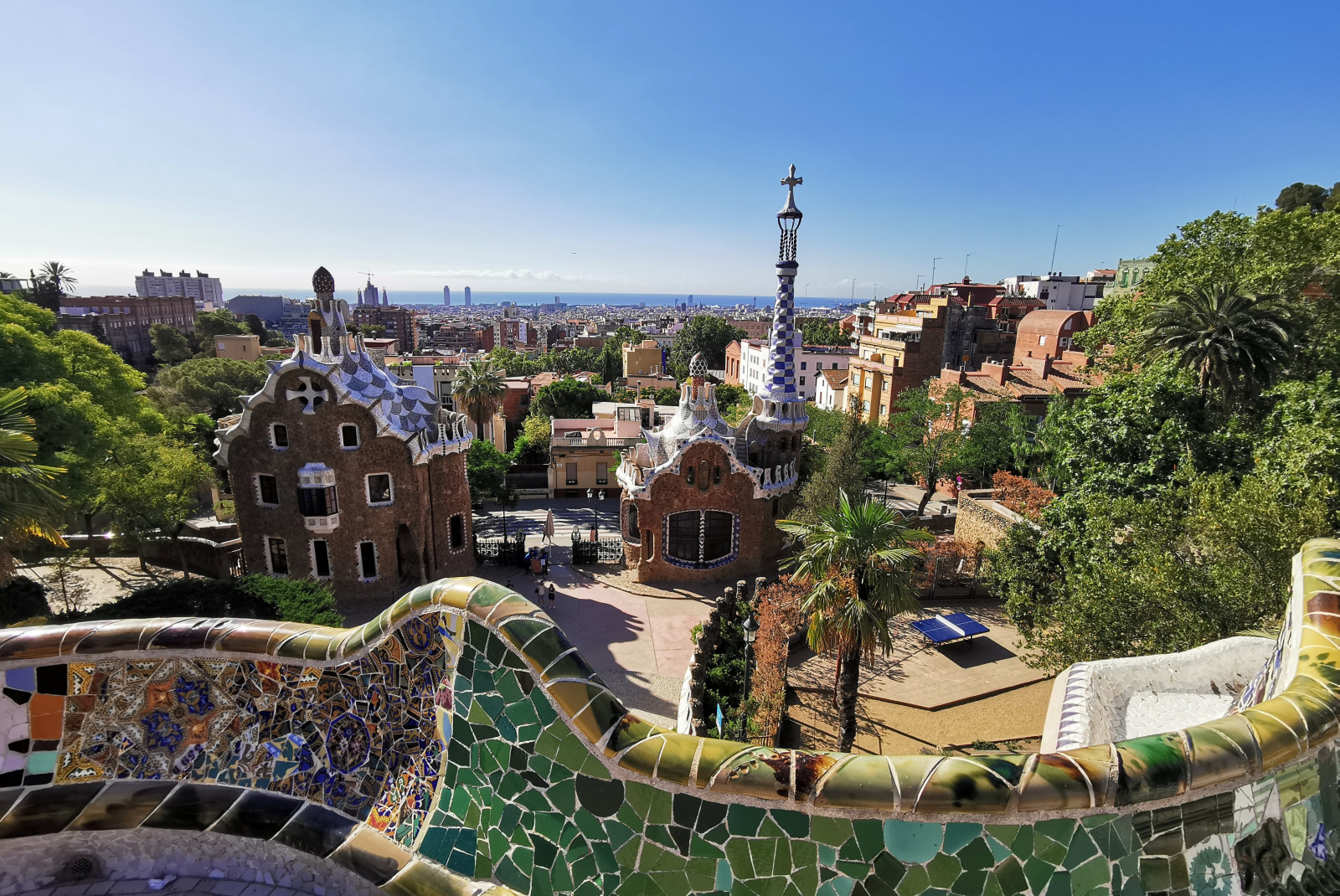 Barcelona travel guide. Gaudi. 