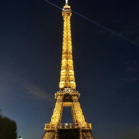 Eiffel Tower lightning at night