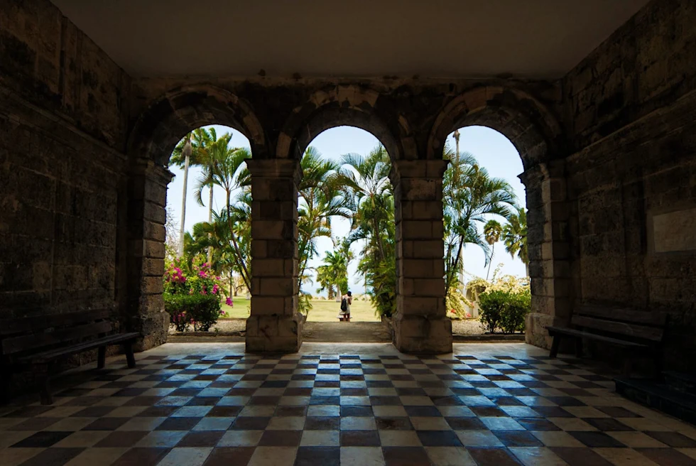 3 archways to beach