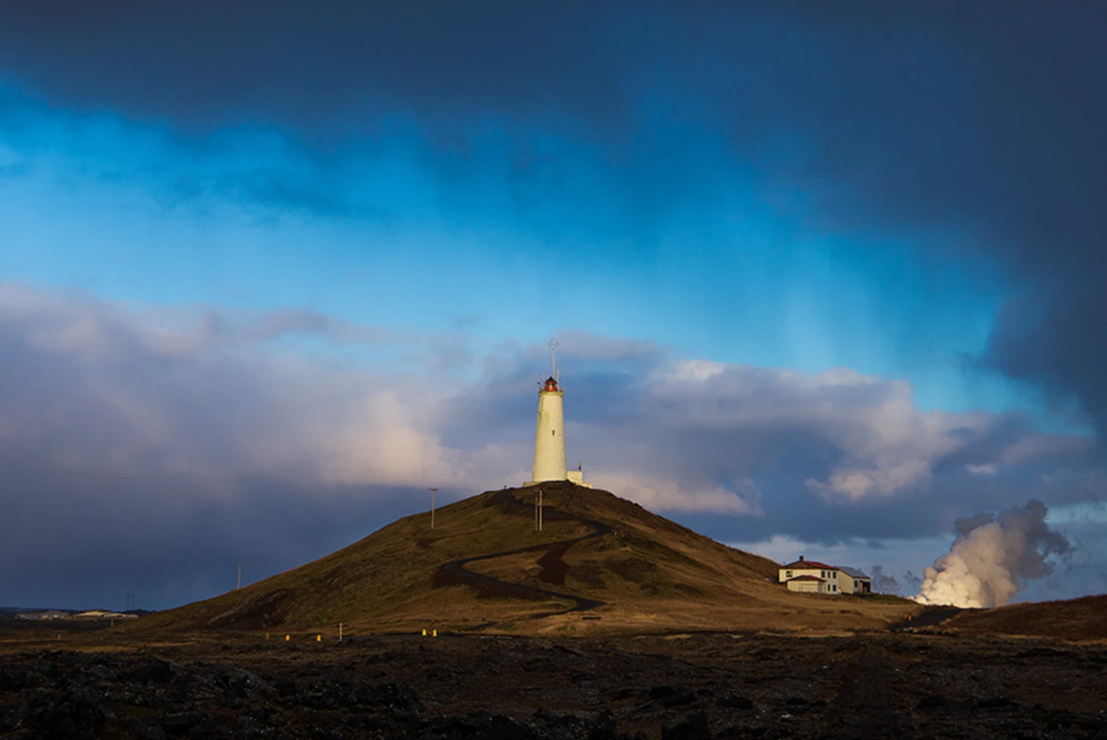 5-Day Itinerary to Explore Iceland’s Natural Beauty - Day 2: Check out the Reykjanes Peninsula