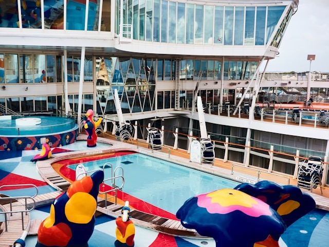 Tips To Navigate The Ends And Outs Of Royal Caribbeans Oasis Class Of Ships 1403