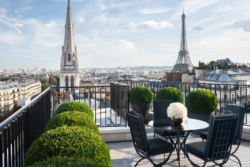 the-8-best-hotels-in-paris-four-seasons-george-v