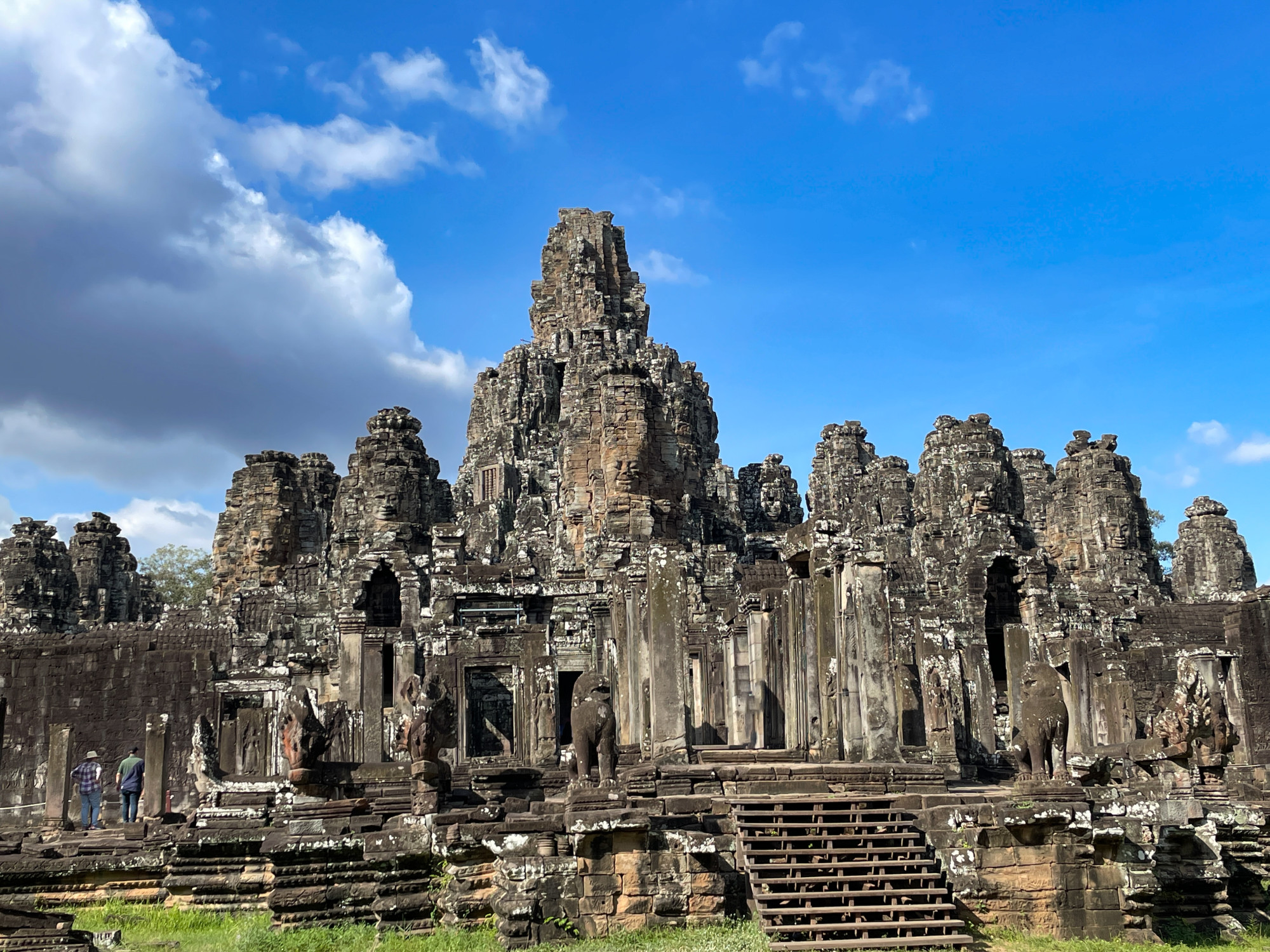 Ruins of an old building with statues. 