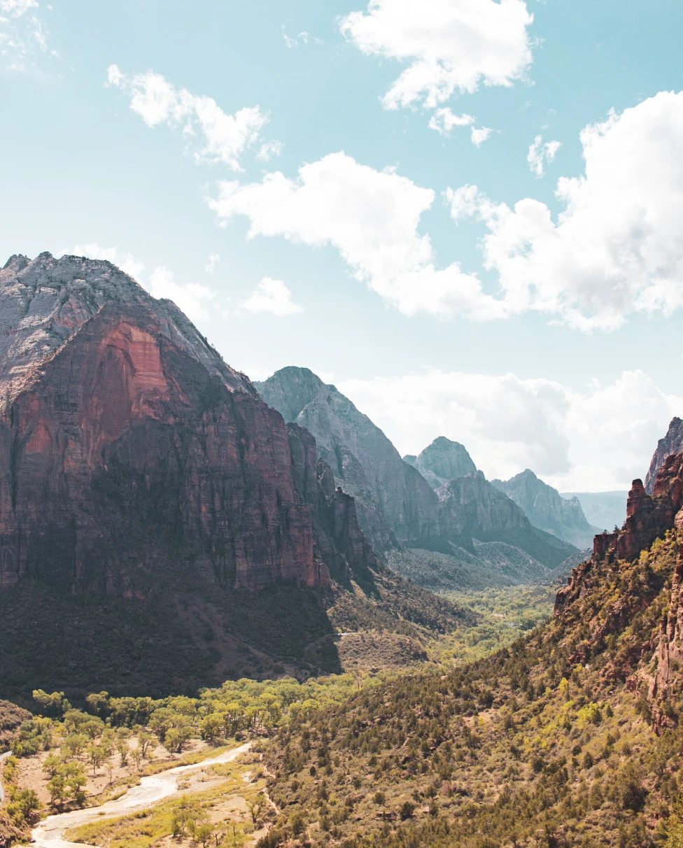 A picture of mountains in Utah.