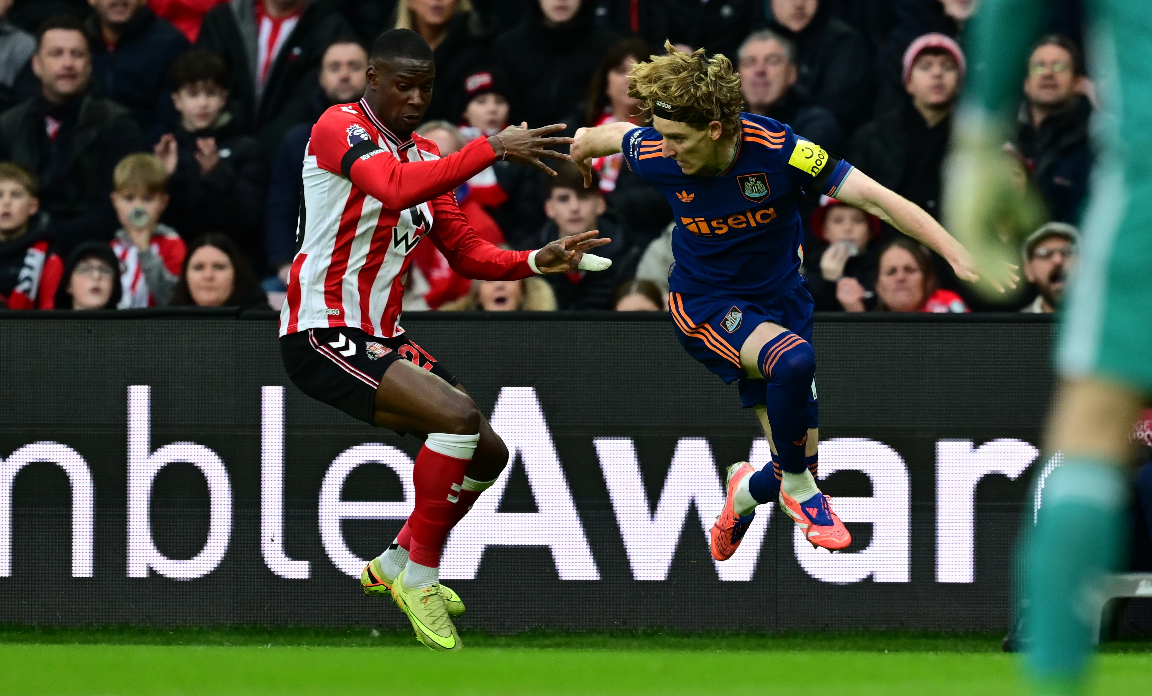 Gordon Sunderland header