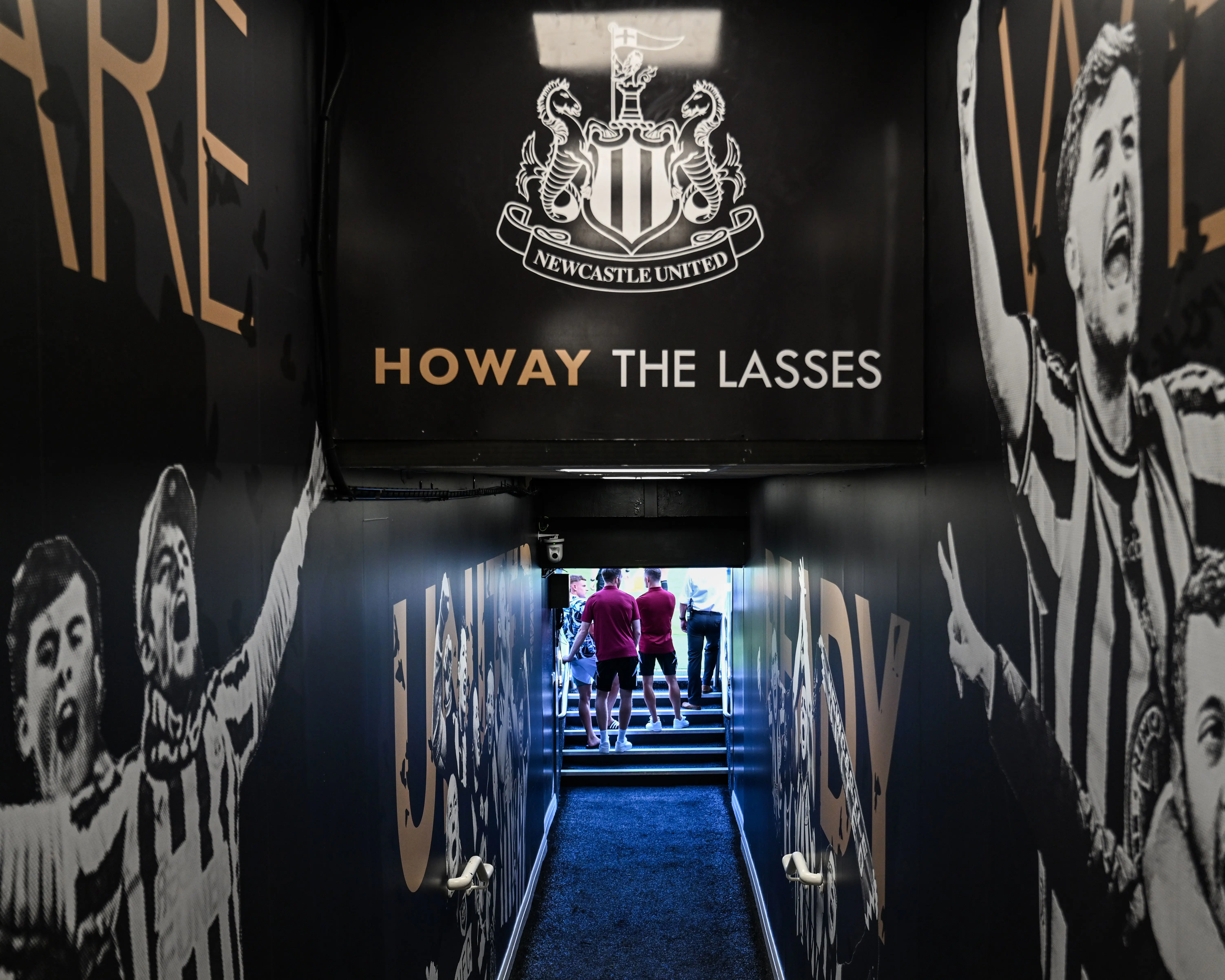 Howay the Lasses SJP tunnel image