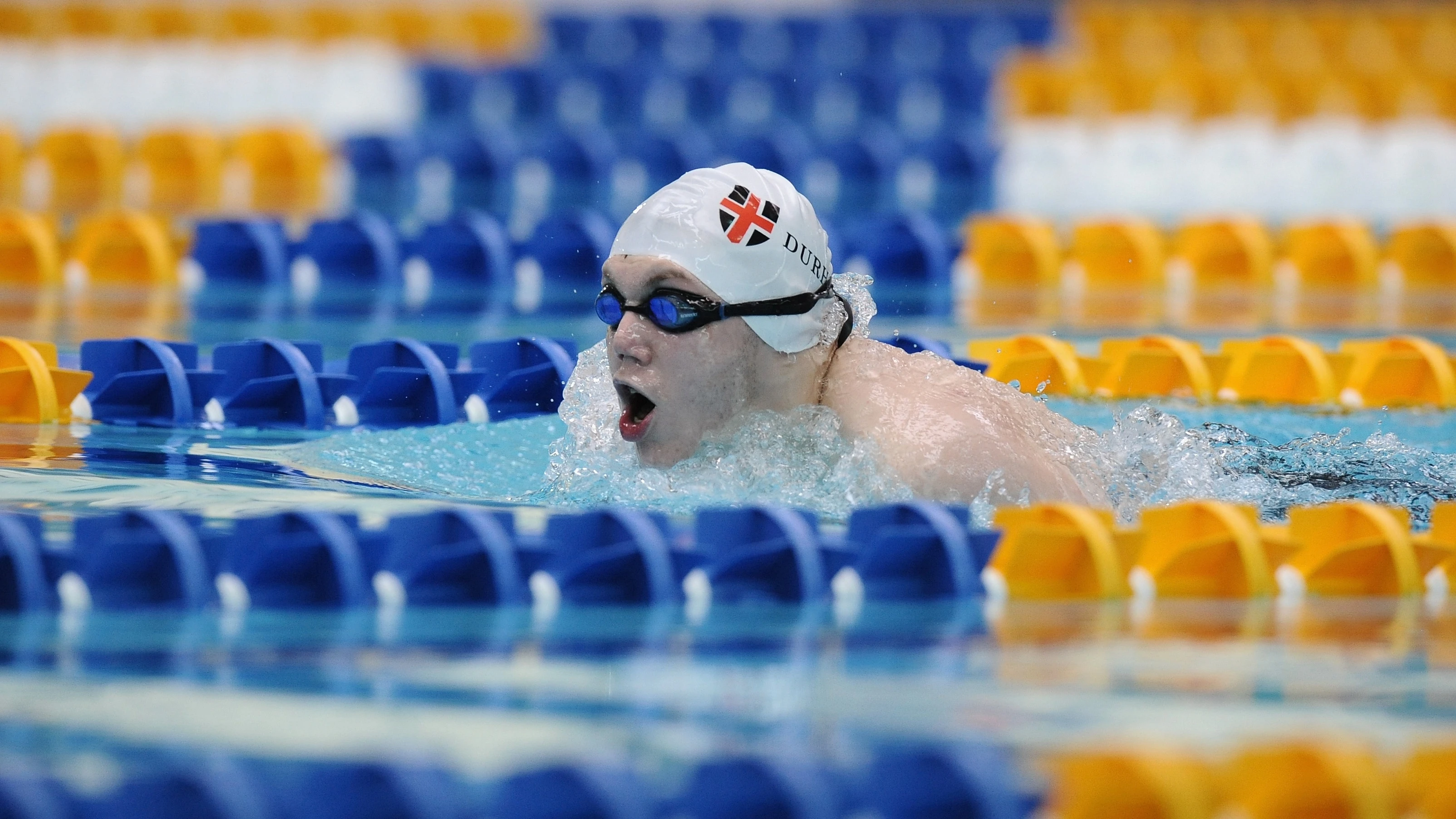 lyndon-longhorne-swimming