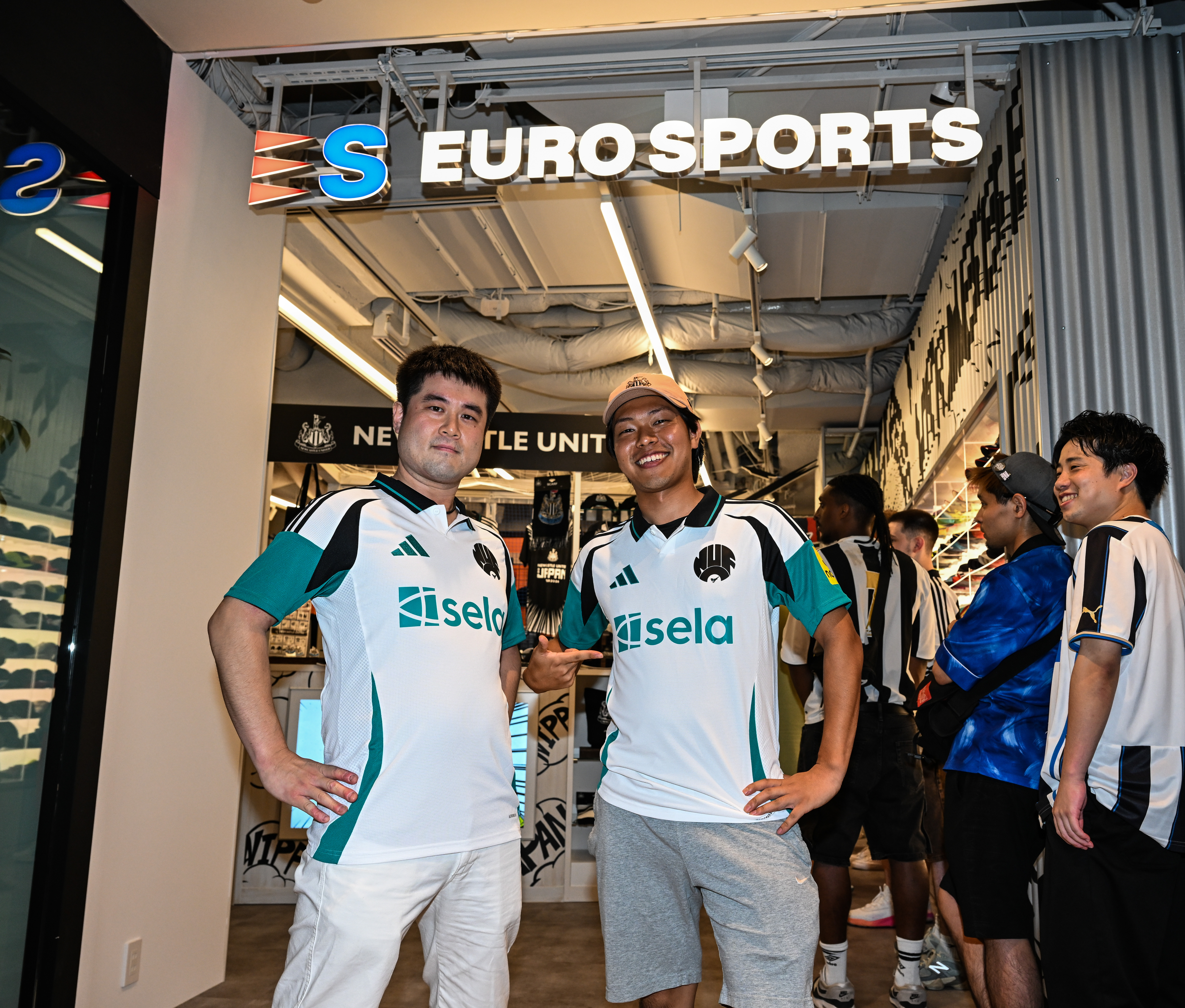 In pictures: Fans snap up new third kit in Tokyo - Newcastle