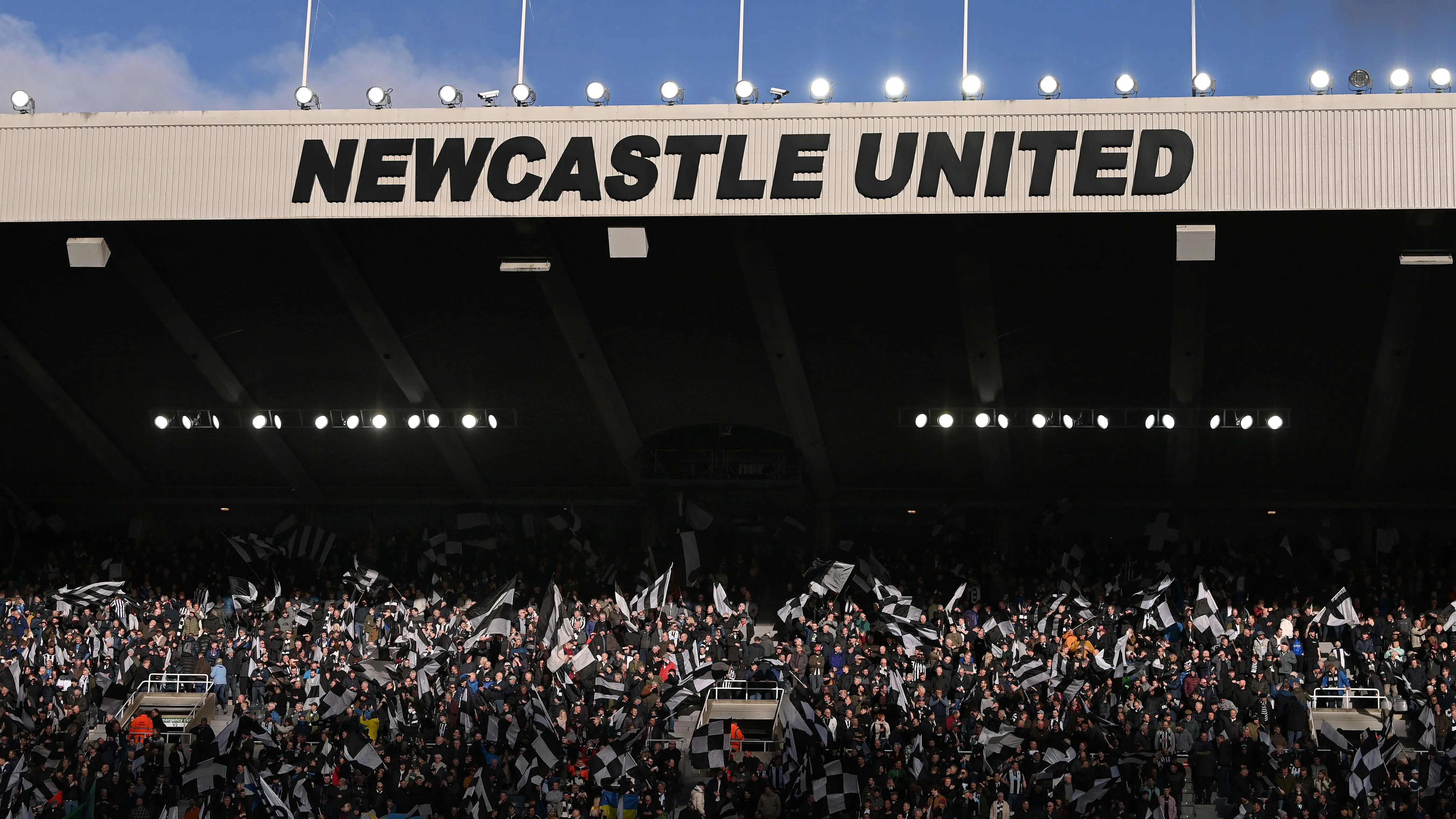 fans-full-stadium-brighton