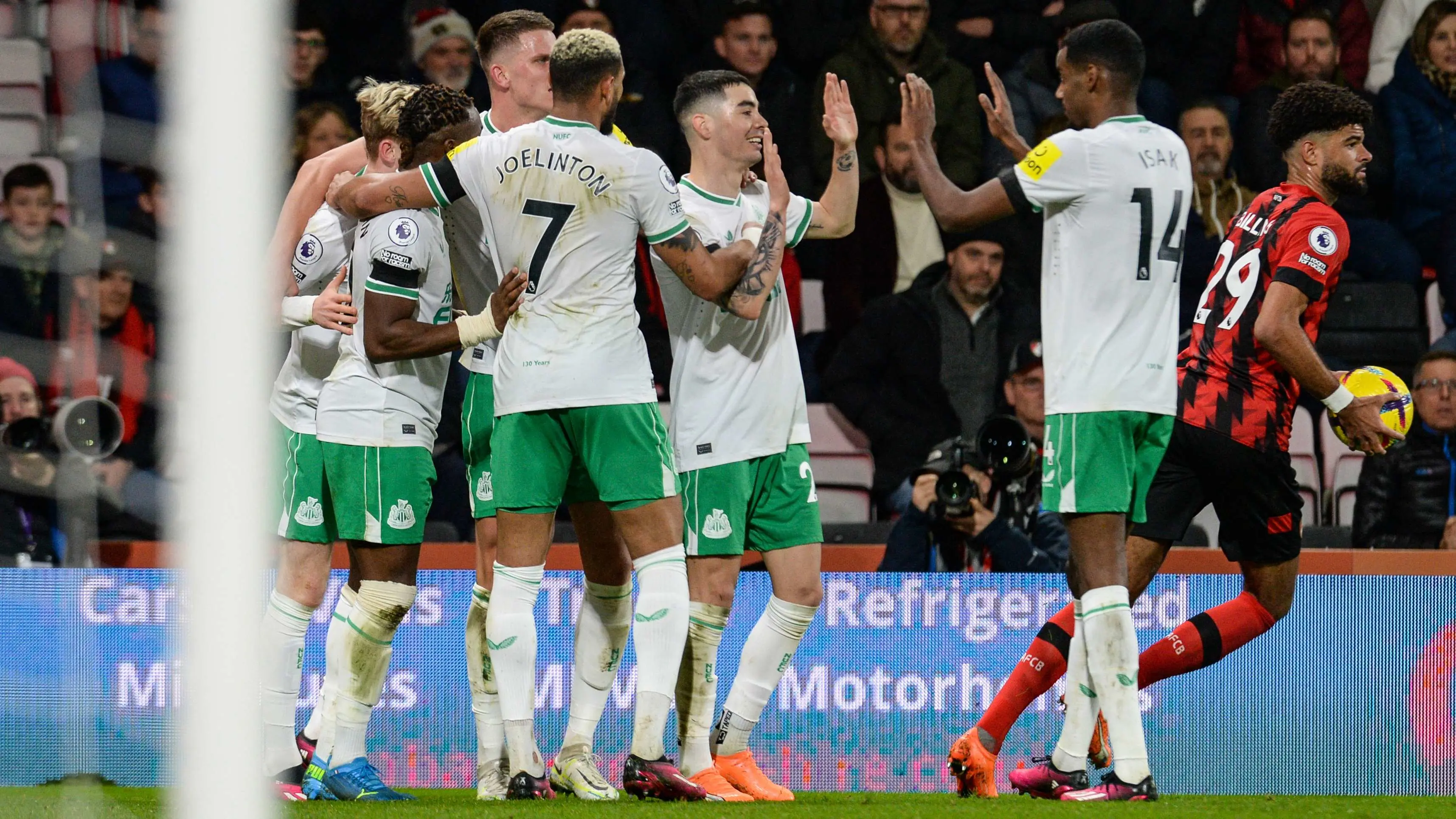 miguel-almiron-celebrates-bournemouth