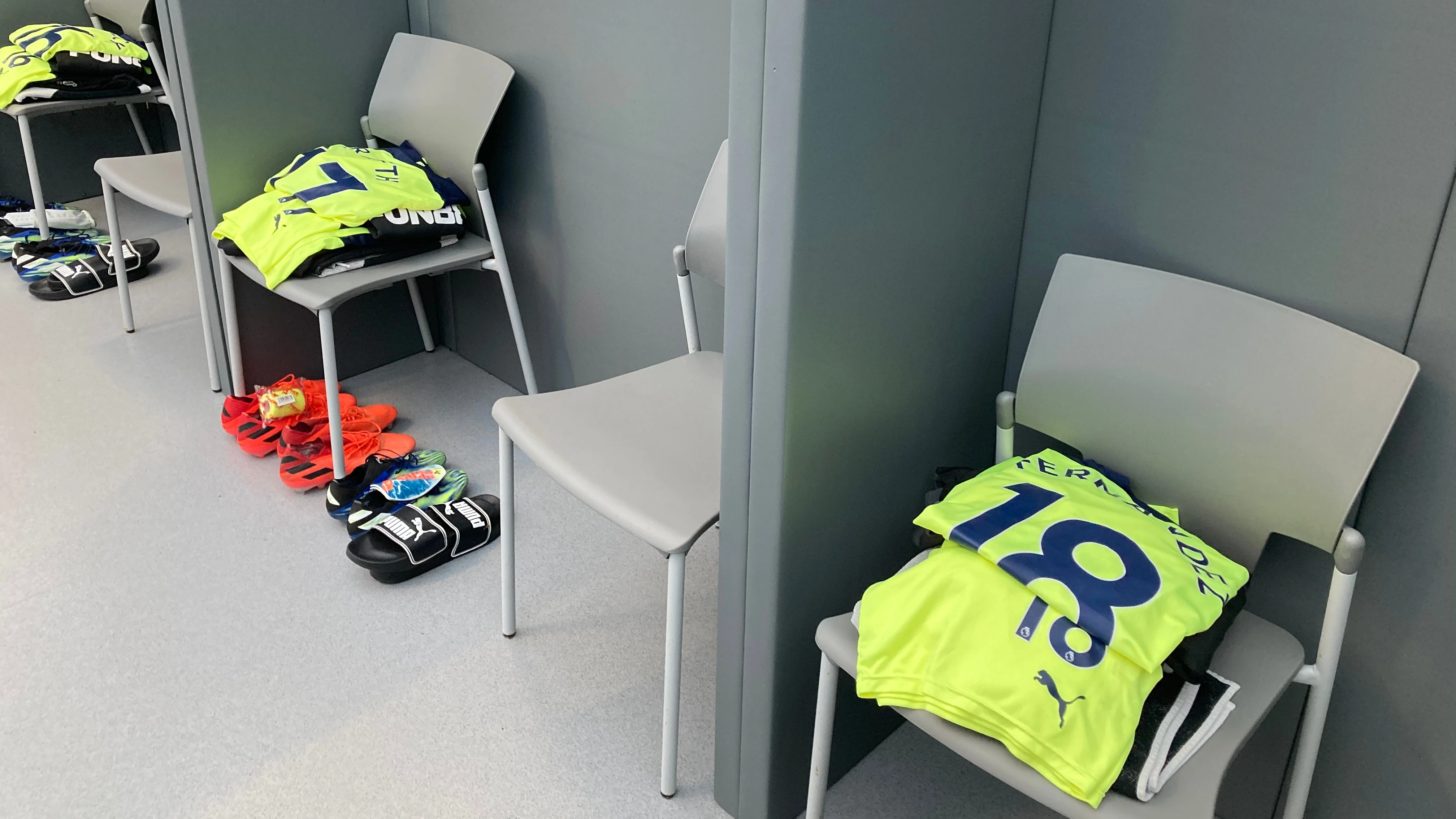 shirts-dressing-room-burnley