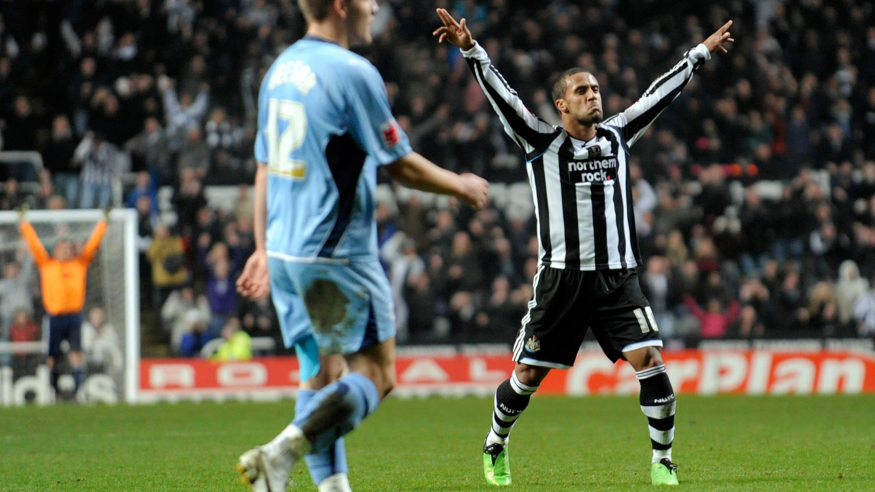 wayne-routledge-celebrates-coventry