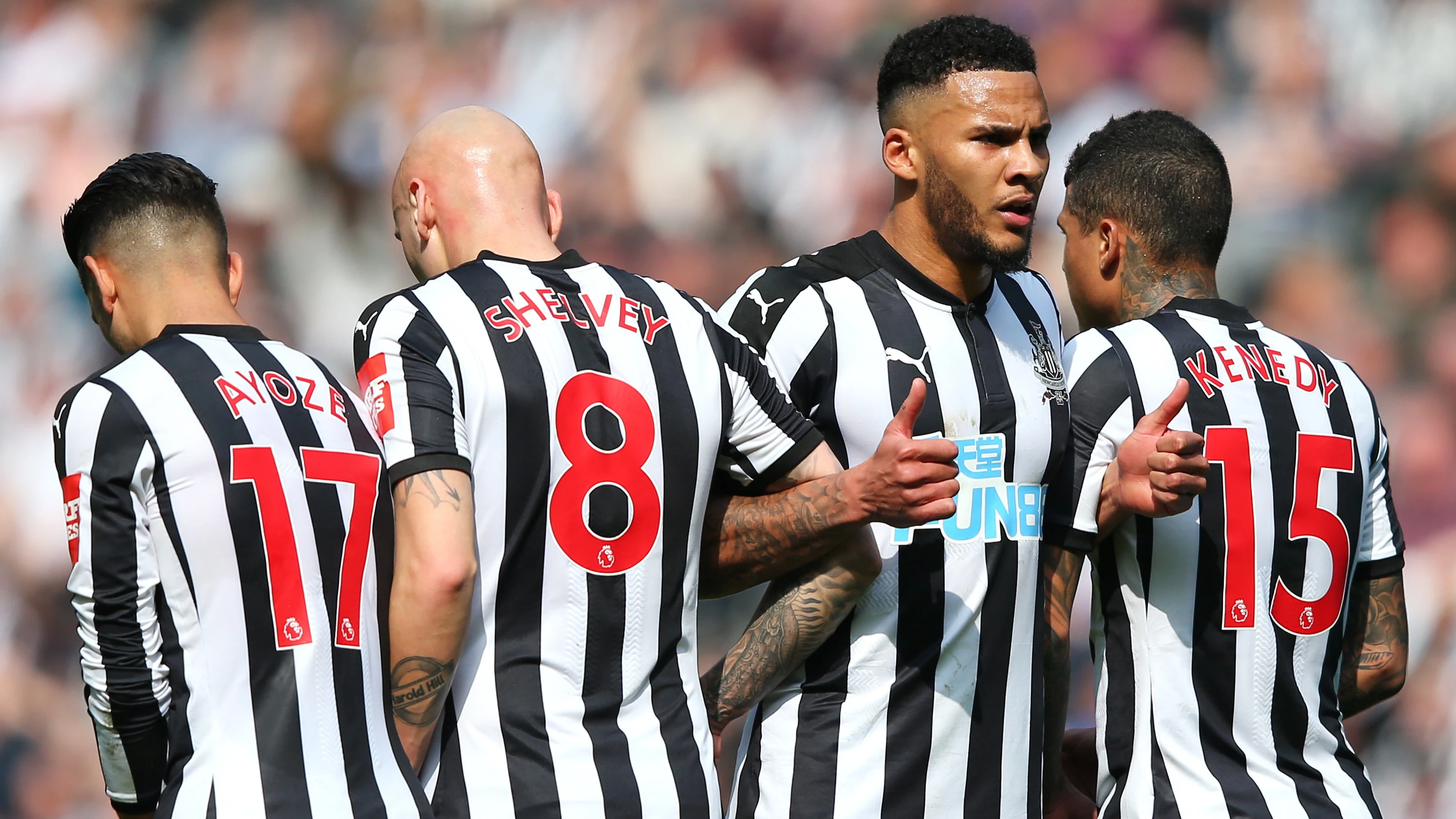 jamaal-lascelles-wall