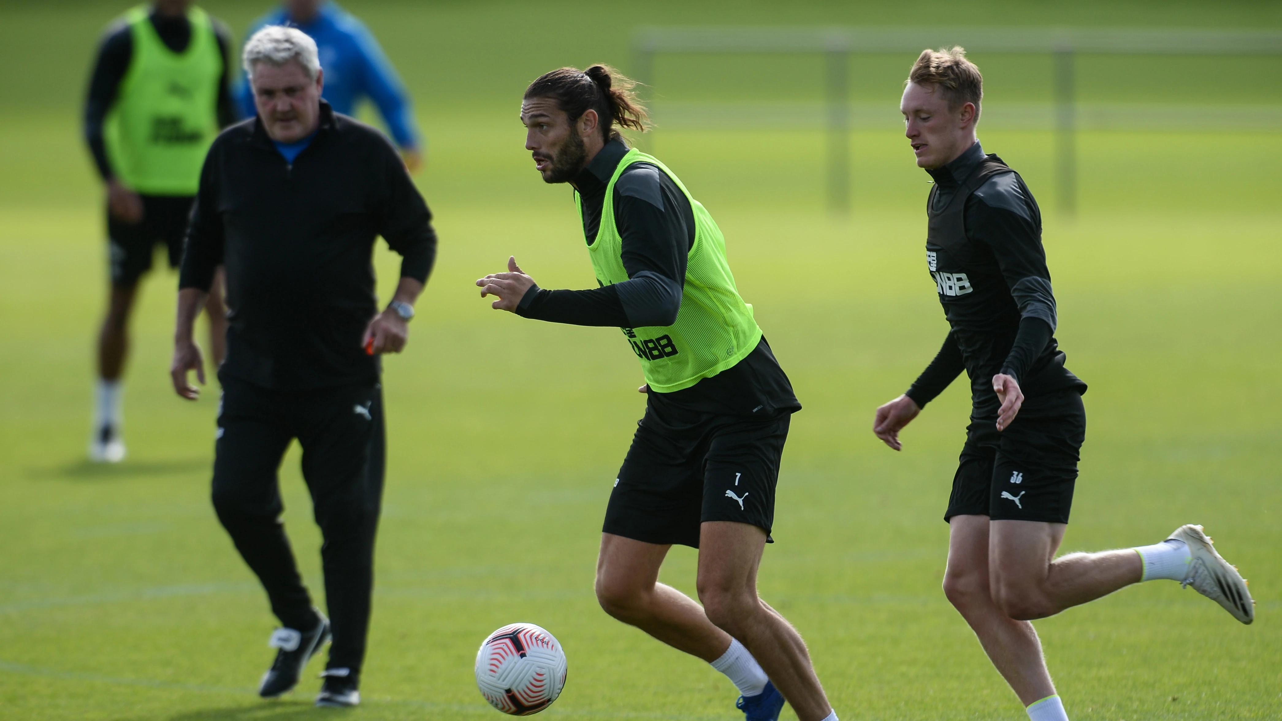 steve-bruce-andy-carroll-sean-longstaff-training