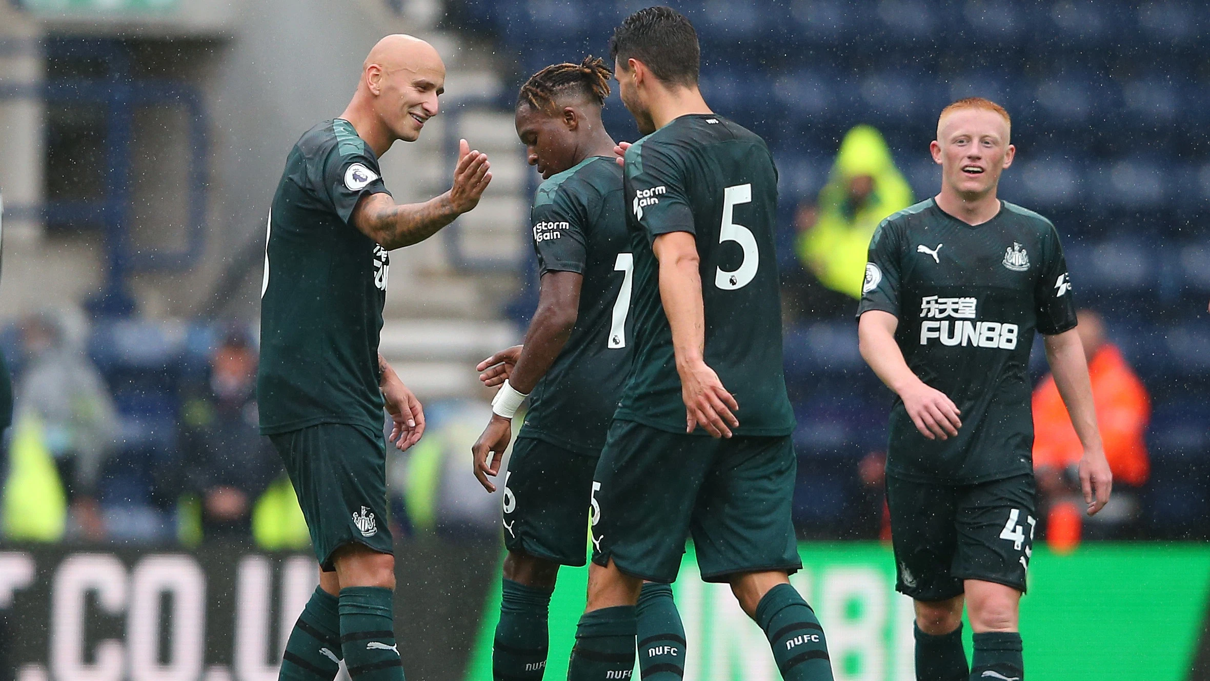 jonjo-shelvey-celebrates-preston