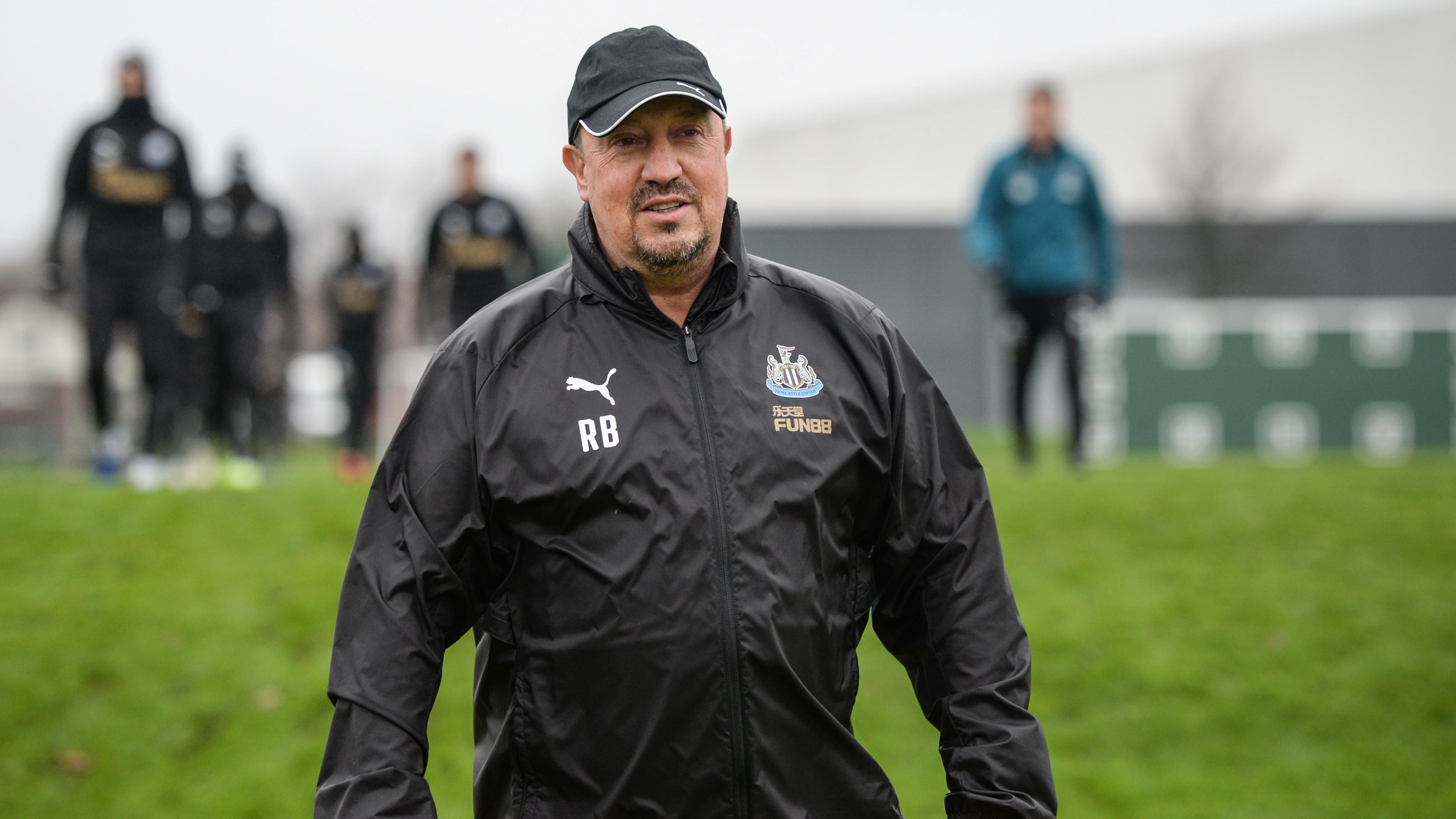 rafa-benitez-walk-training