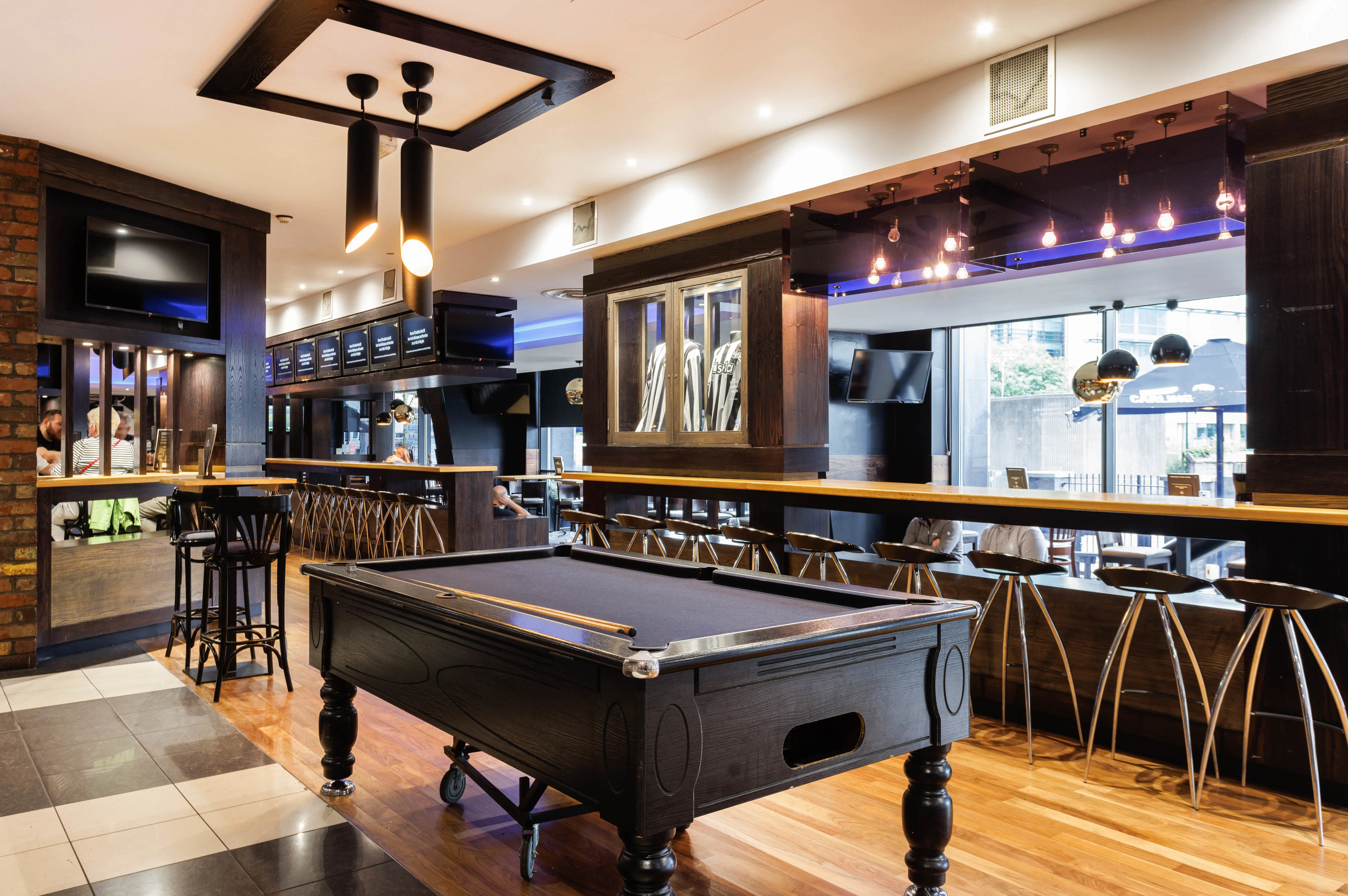 Shearer's Free Pool Mondays