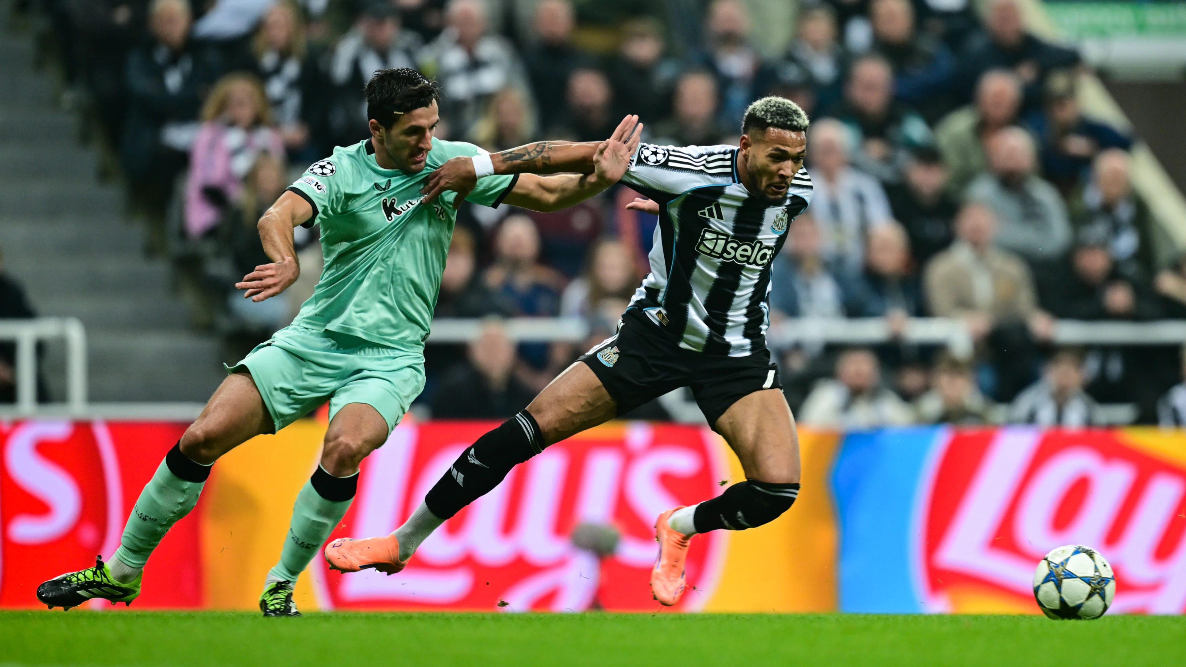 Joelinton in action