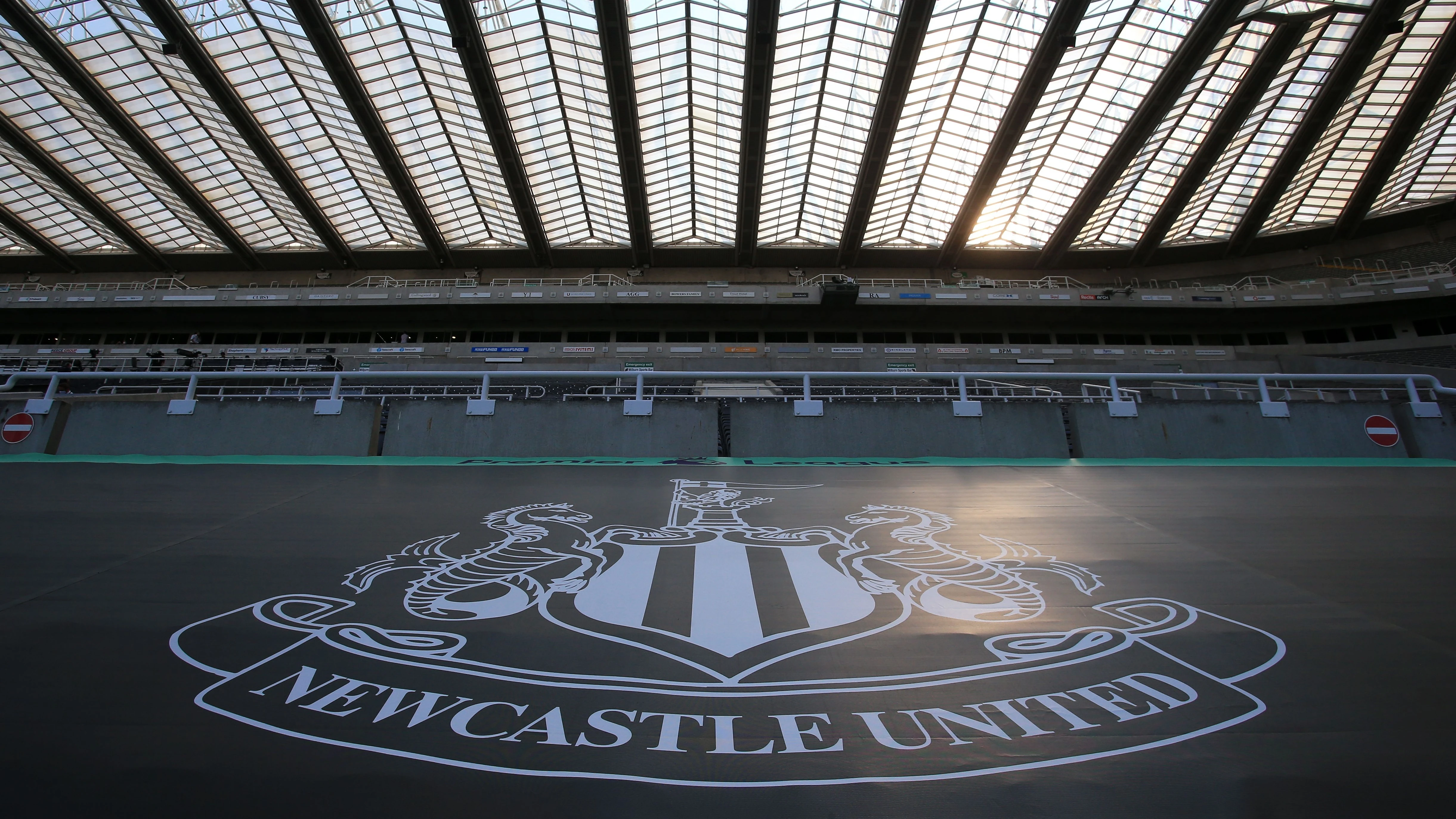st-james-park-flag-empty