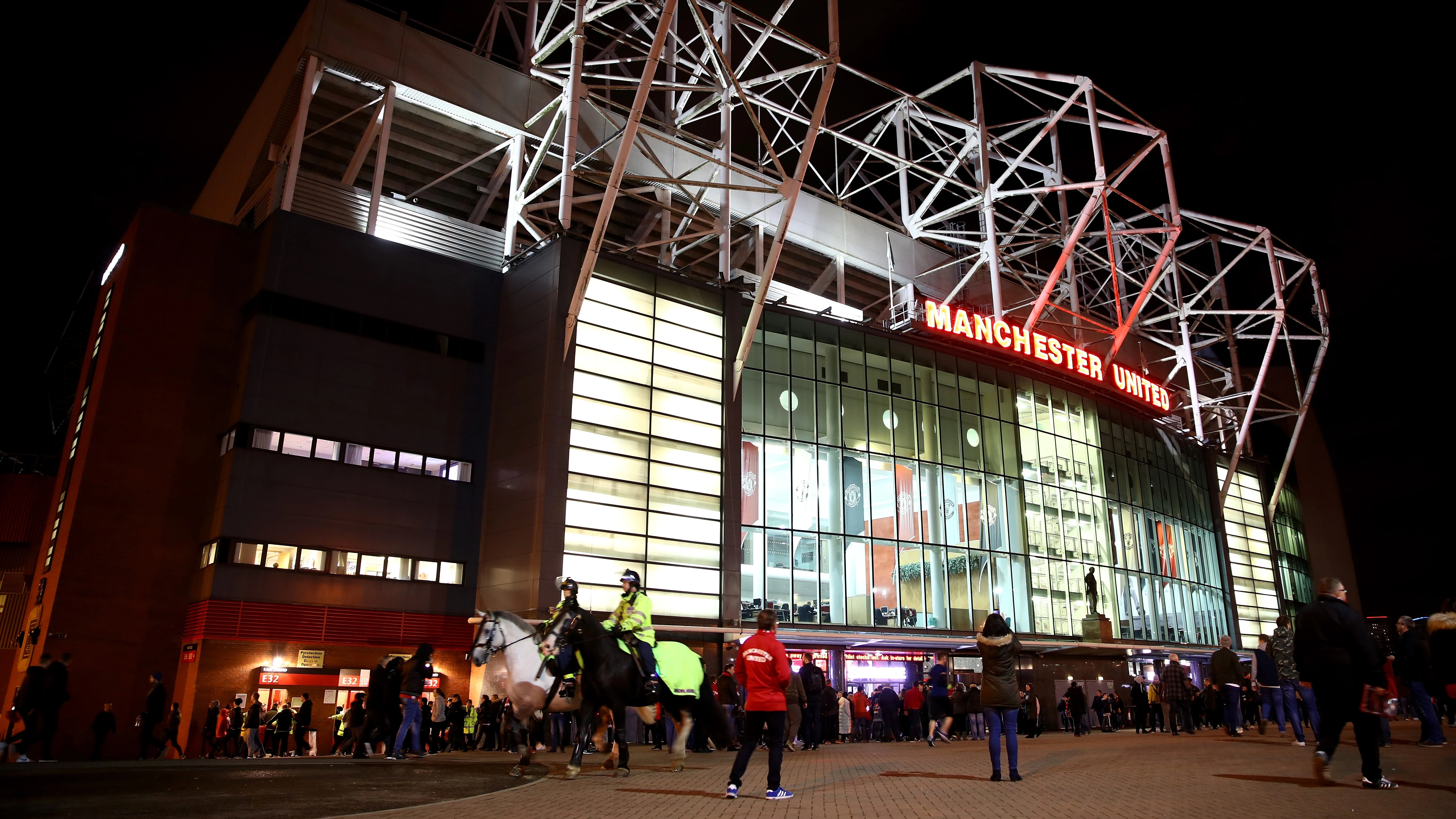 old-trafford-supporter-information