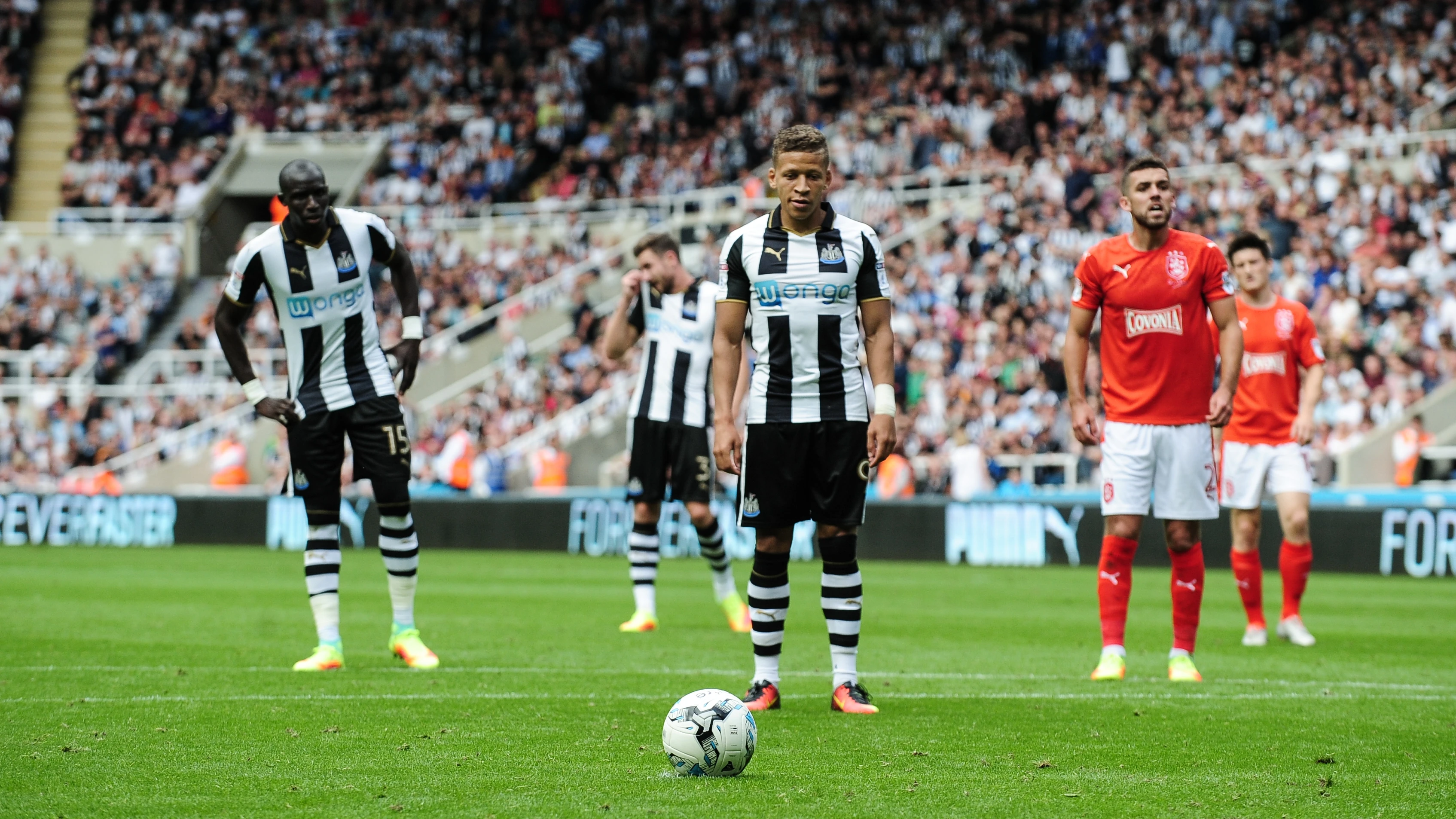 dwight-gayle-huddersfield
