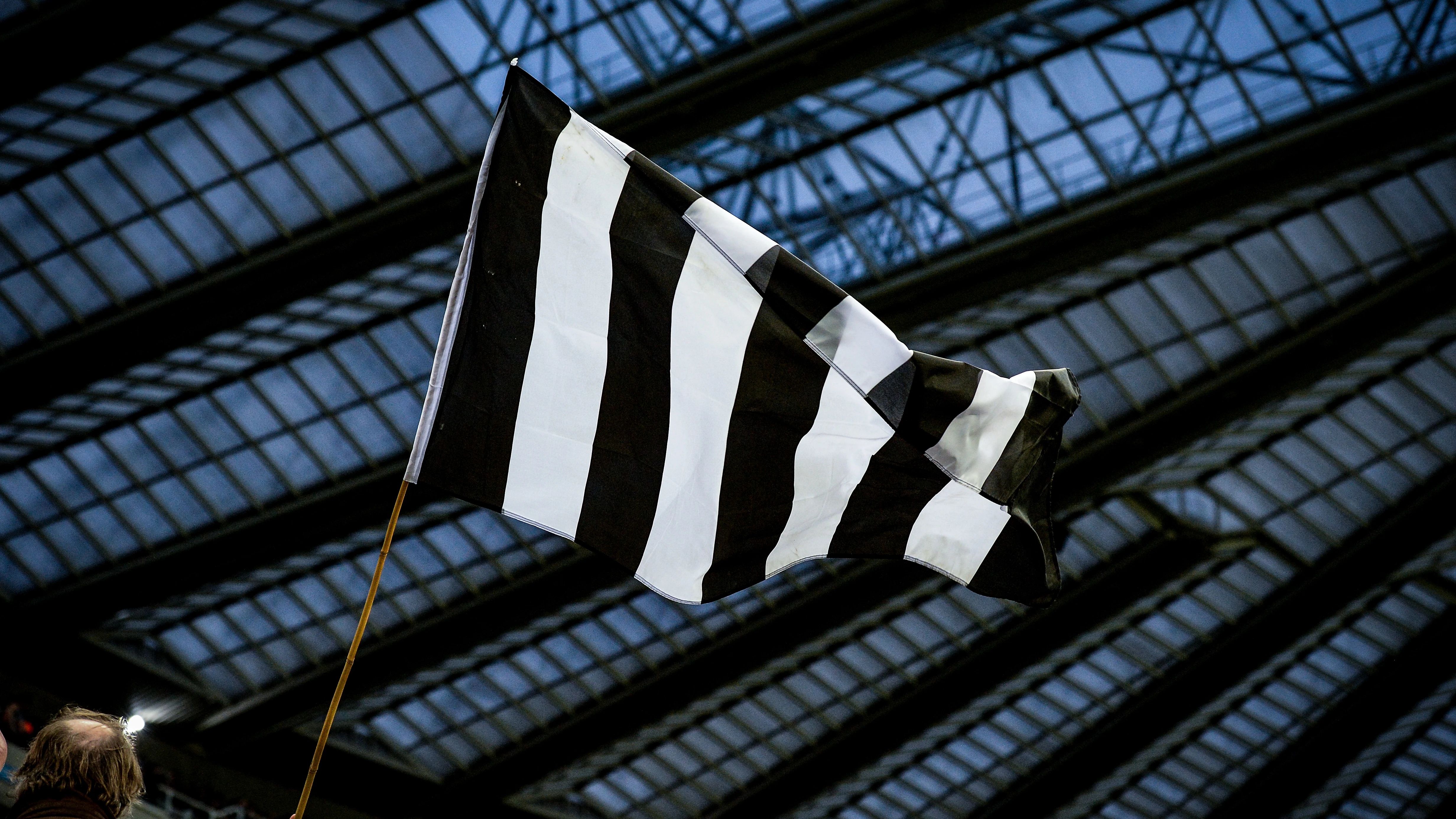 black-and-white-flag-roof