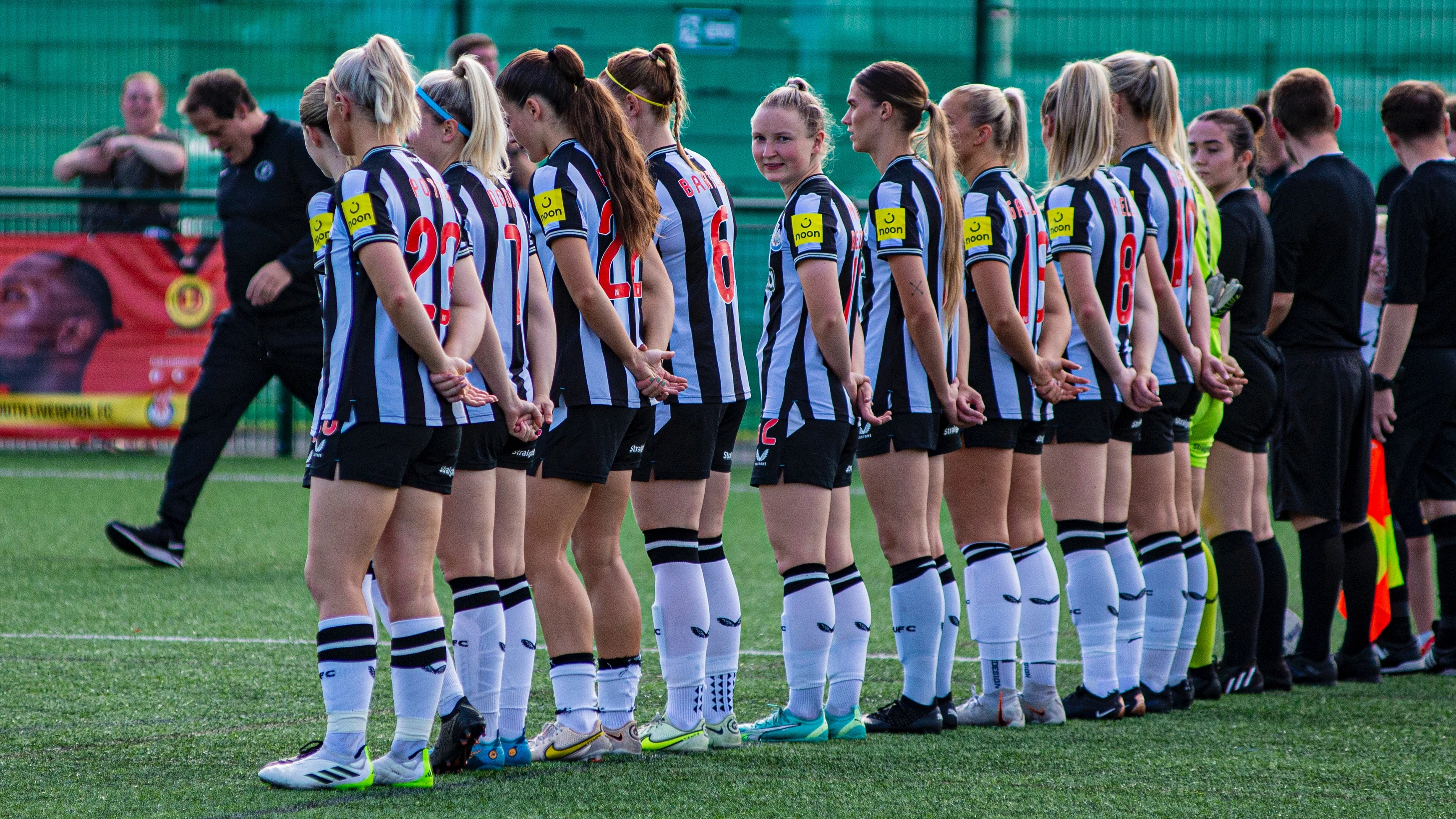 newcastle-women-line-up-liverpool-feds