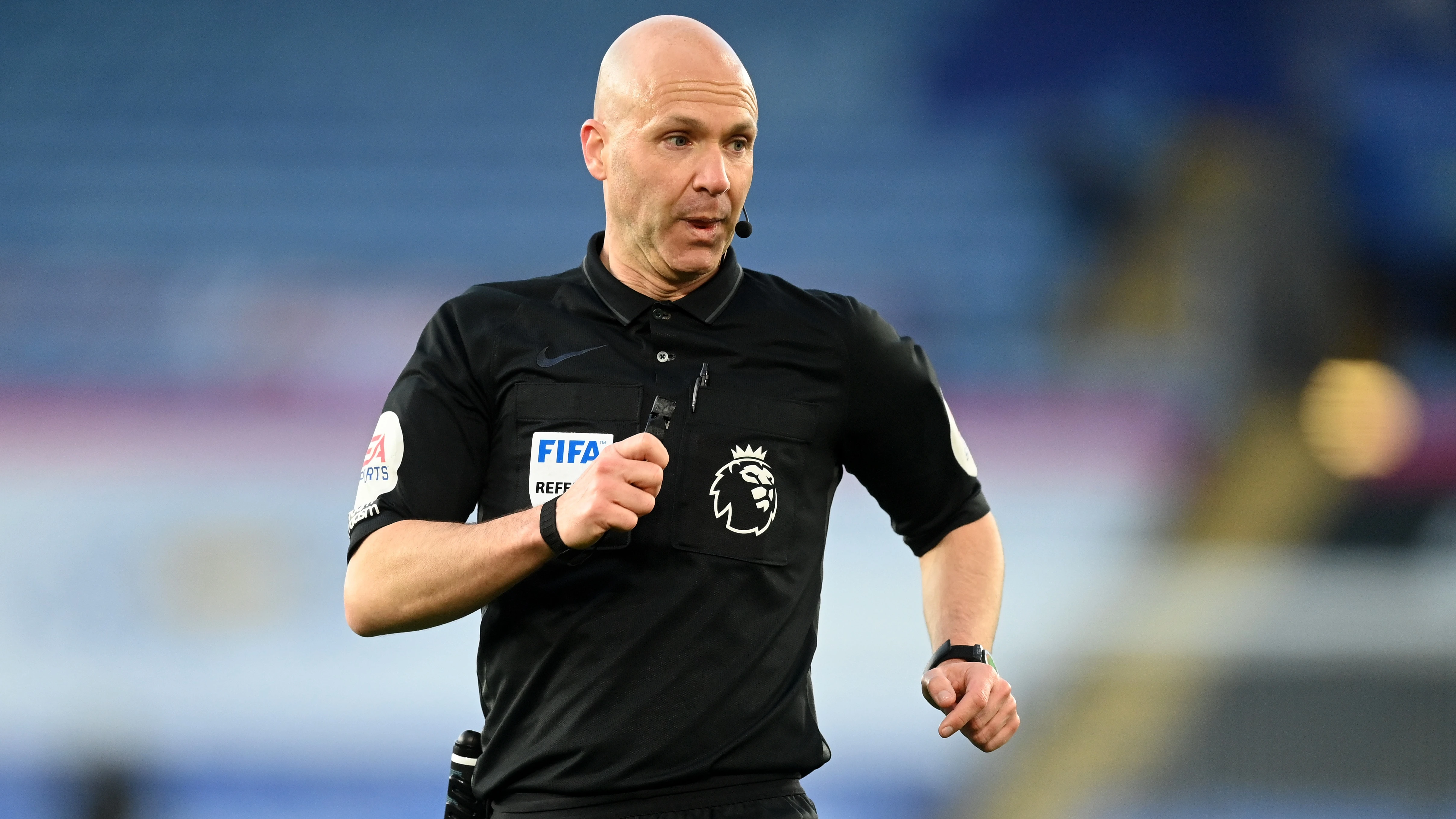 anthony-taylor-referee-running