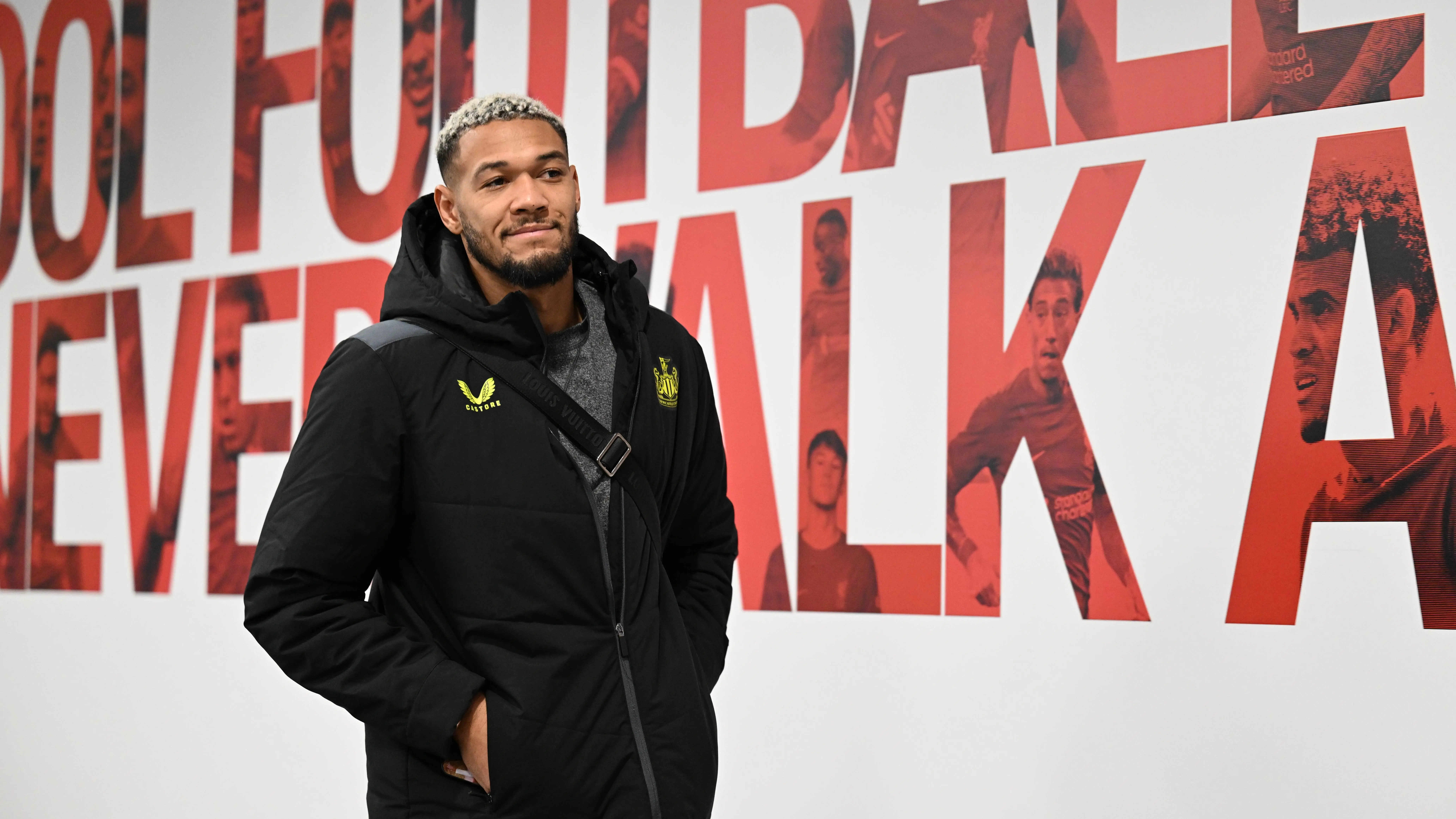 joelinton-arrives-liverpool