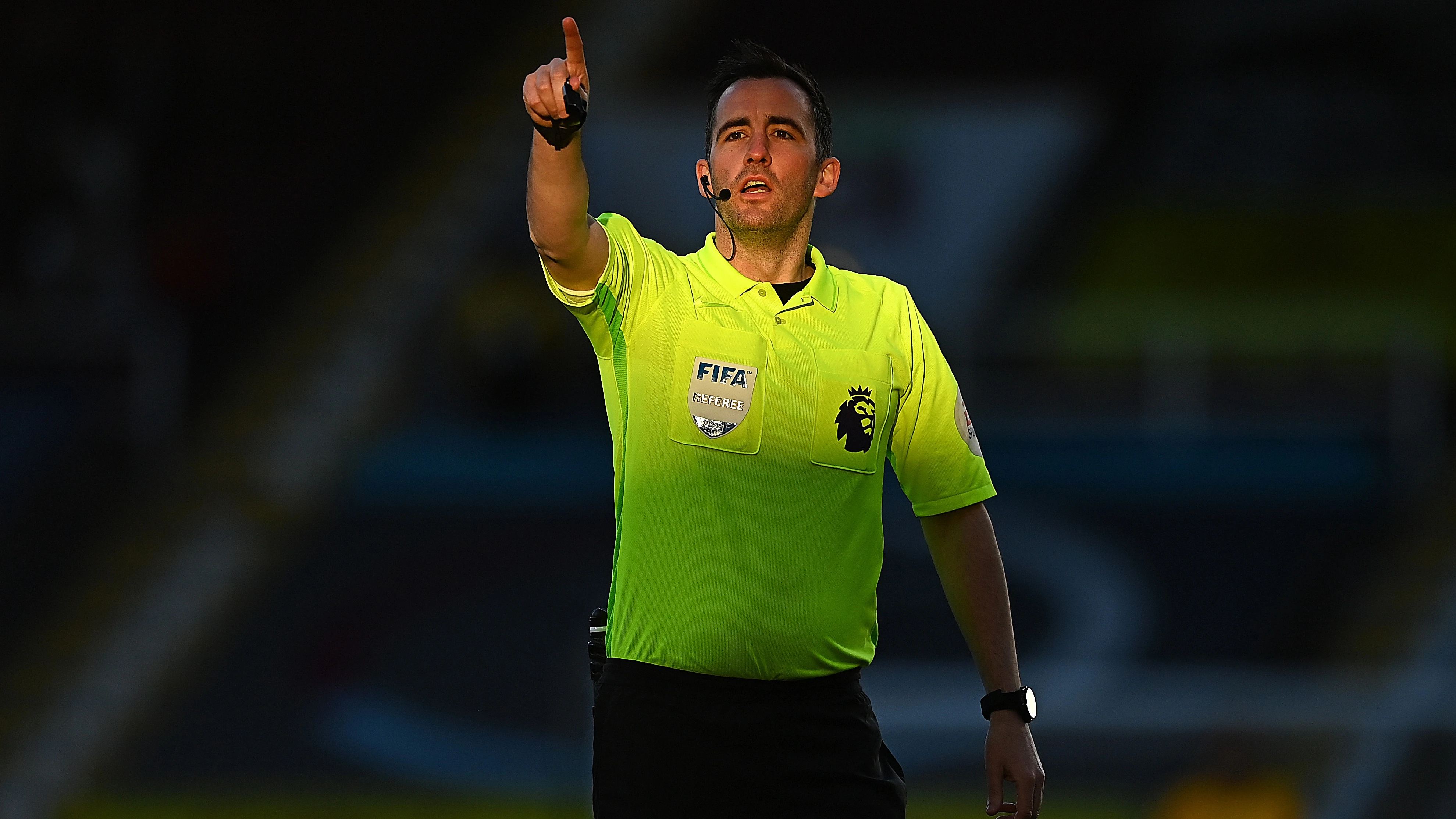 chris-kavanagh-pointing-referee