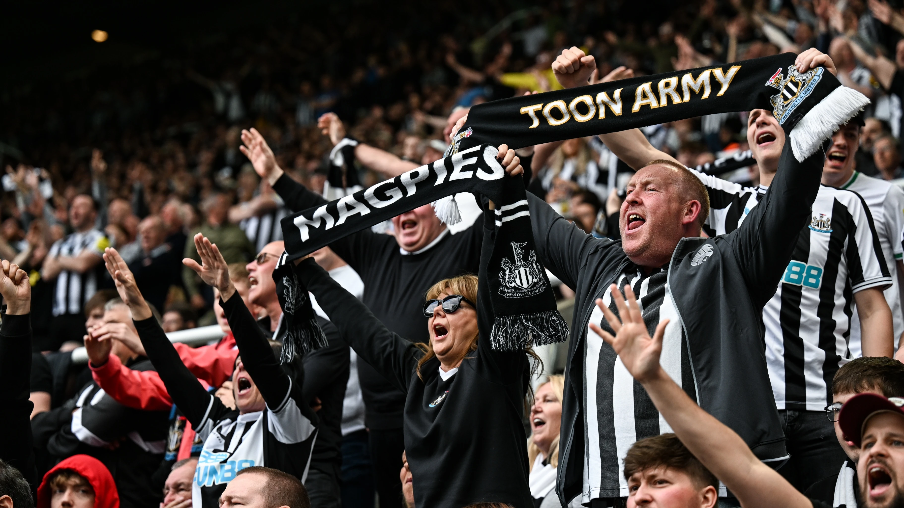 20230517-fans-at-st-james-park