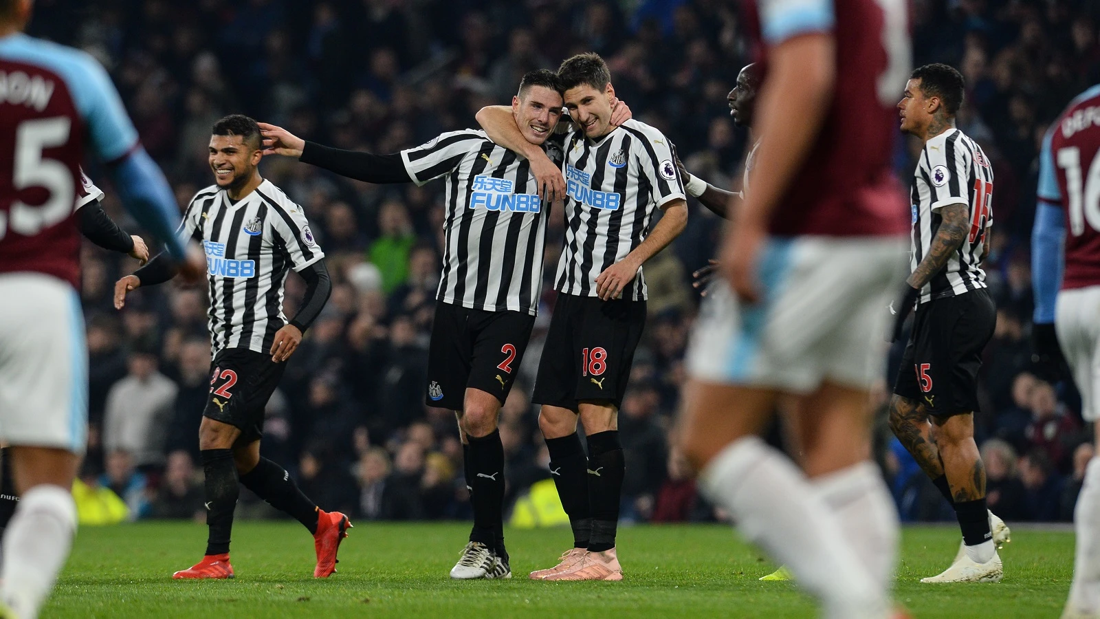 20181126-federico-fernandez-ciaran-clark