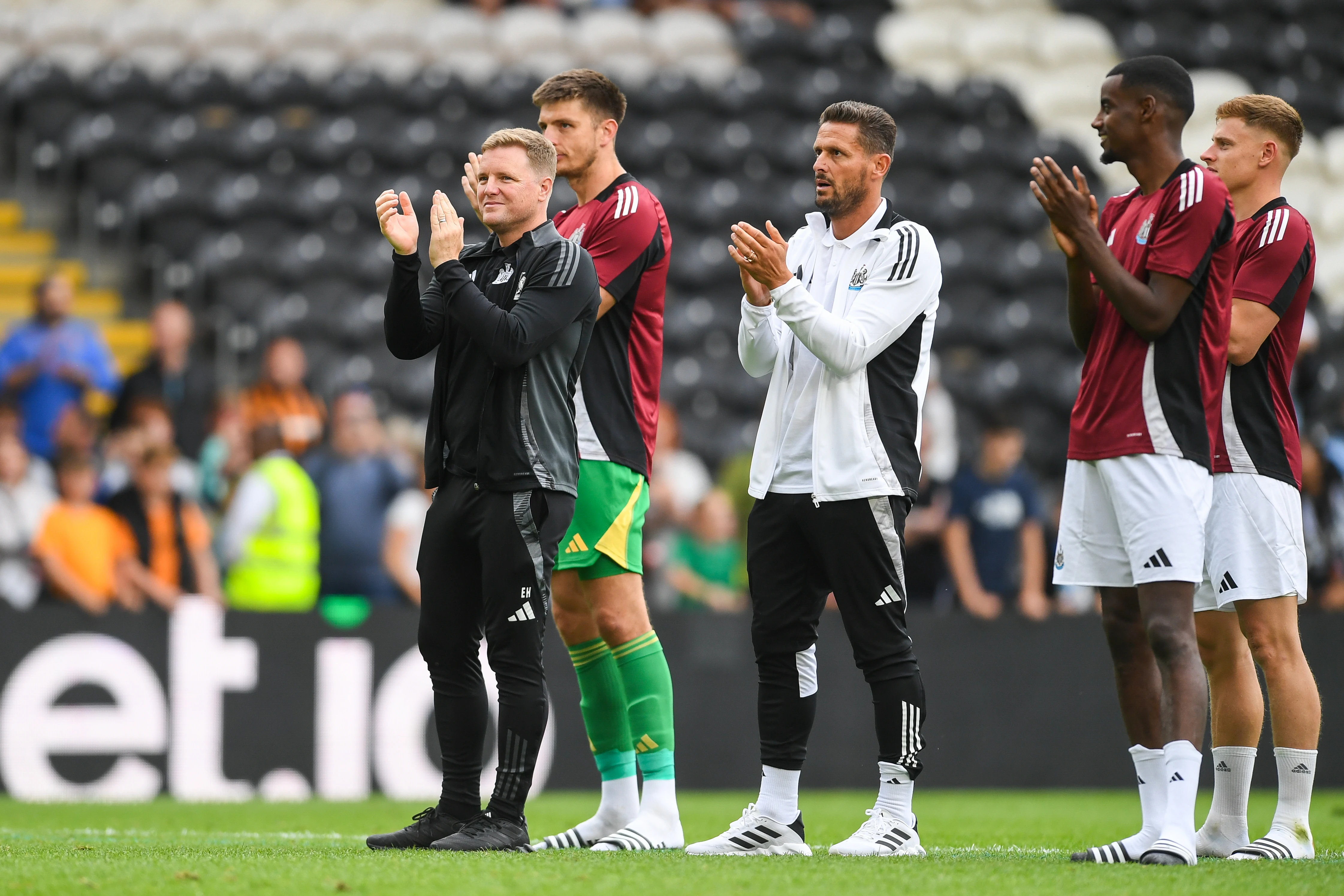 Eddie Howe Applauds Fans