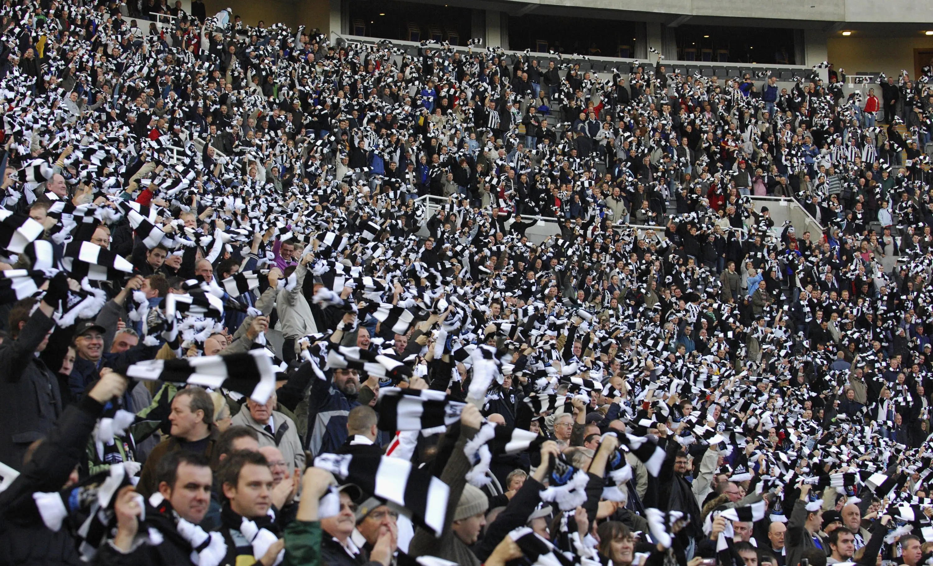 fans-with-scarves-during-display