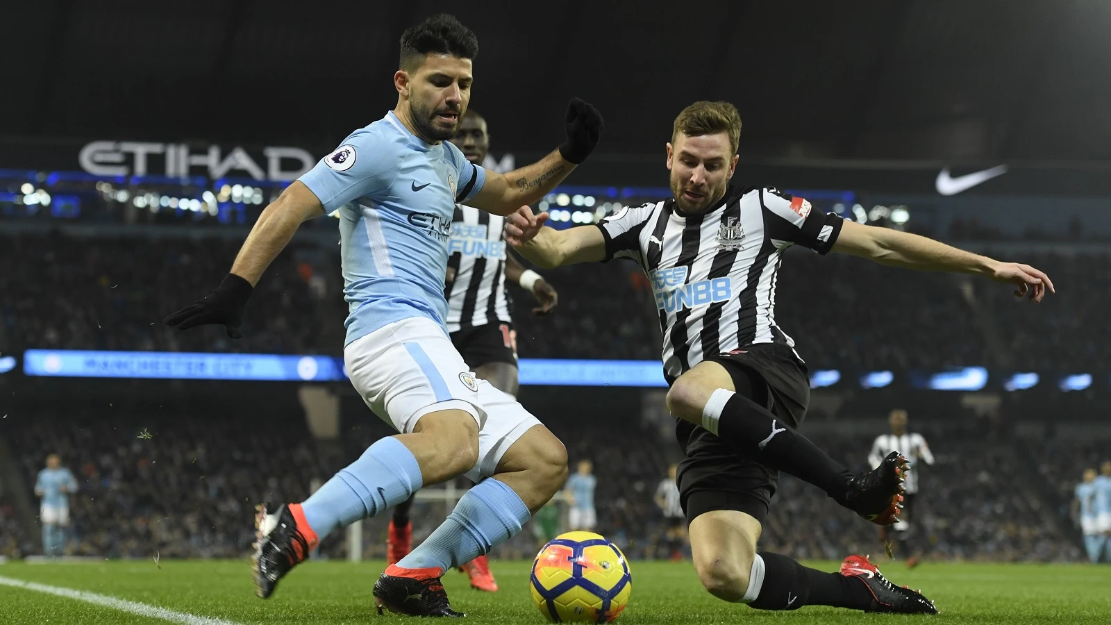 20180120-paul-dummett-sergio-aguero