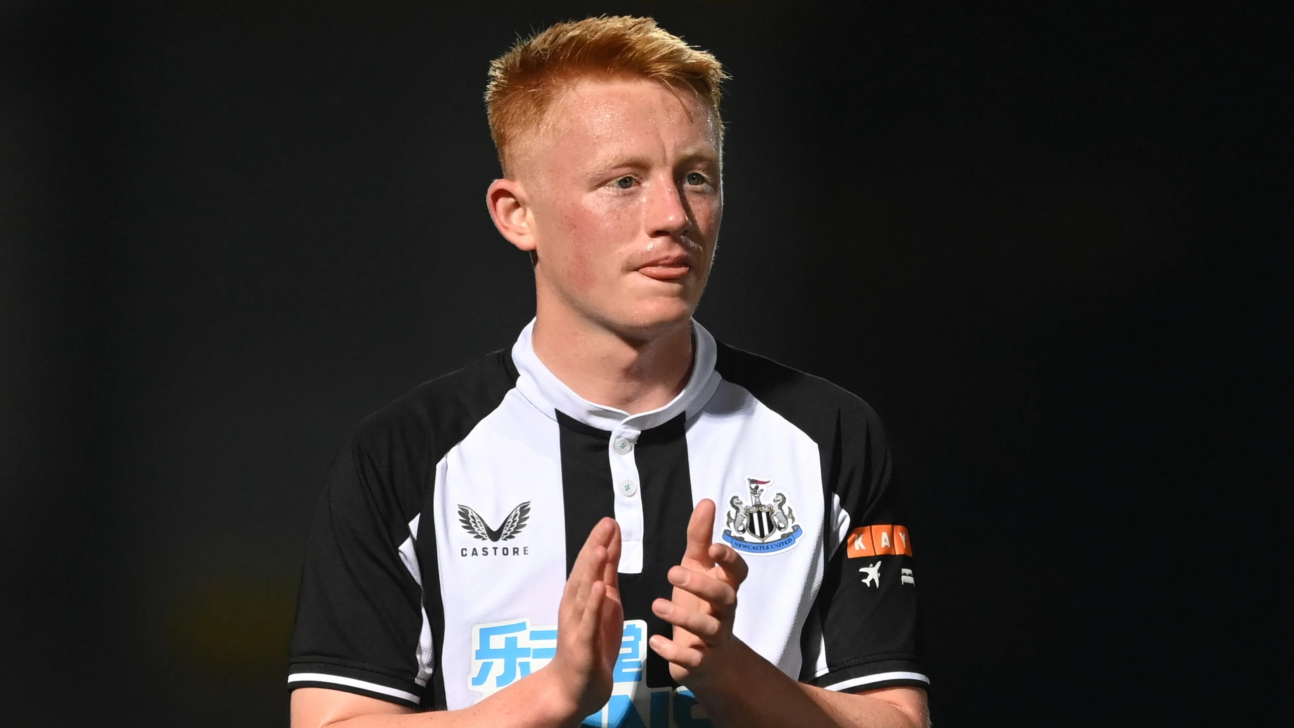 matty-longstaff-applauds-fans