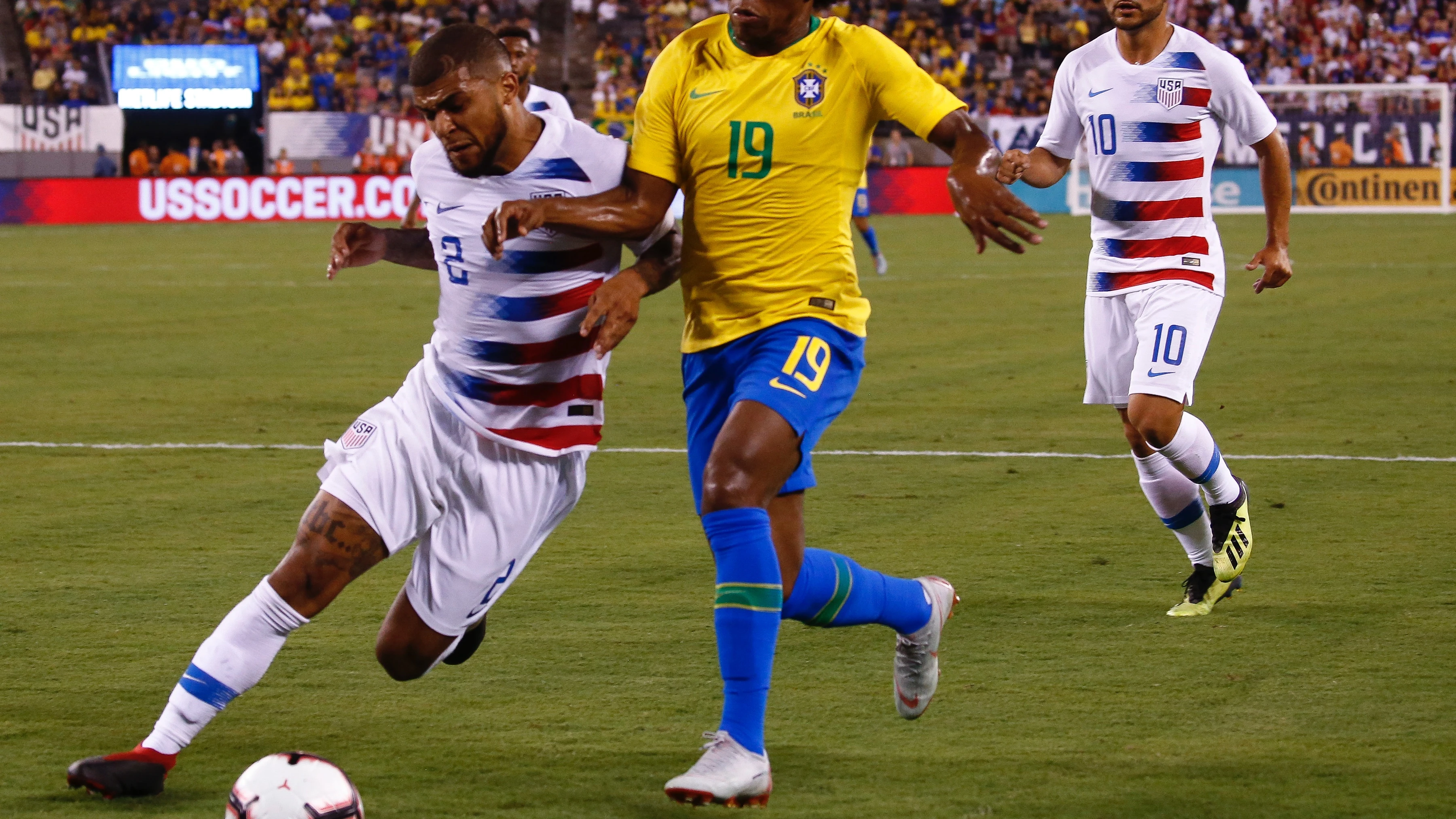 deandre-yedlin-brazil