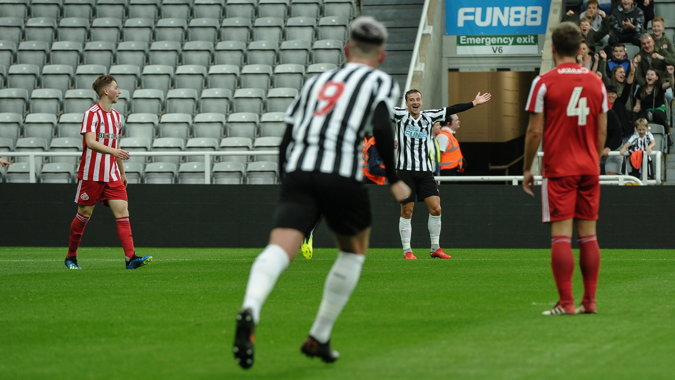 jamie-sterry-celebrates-sunderland